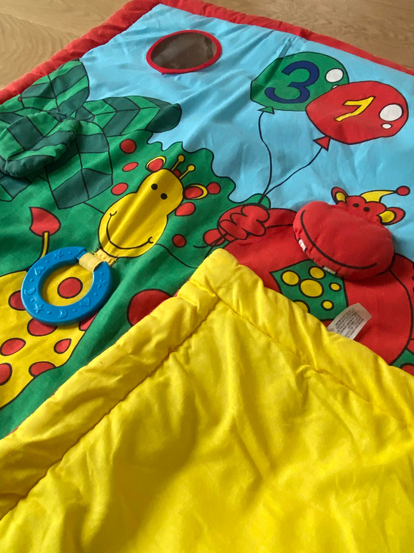 VULLI baby play mat