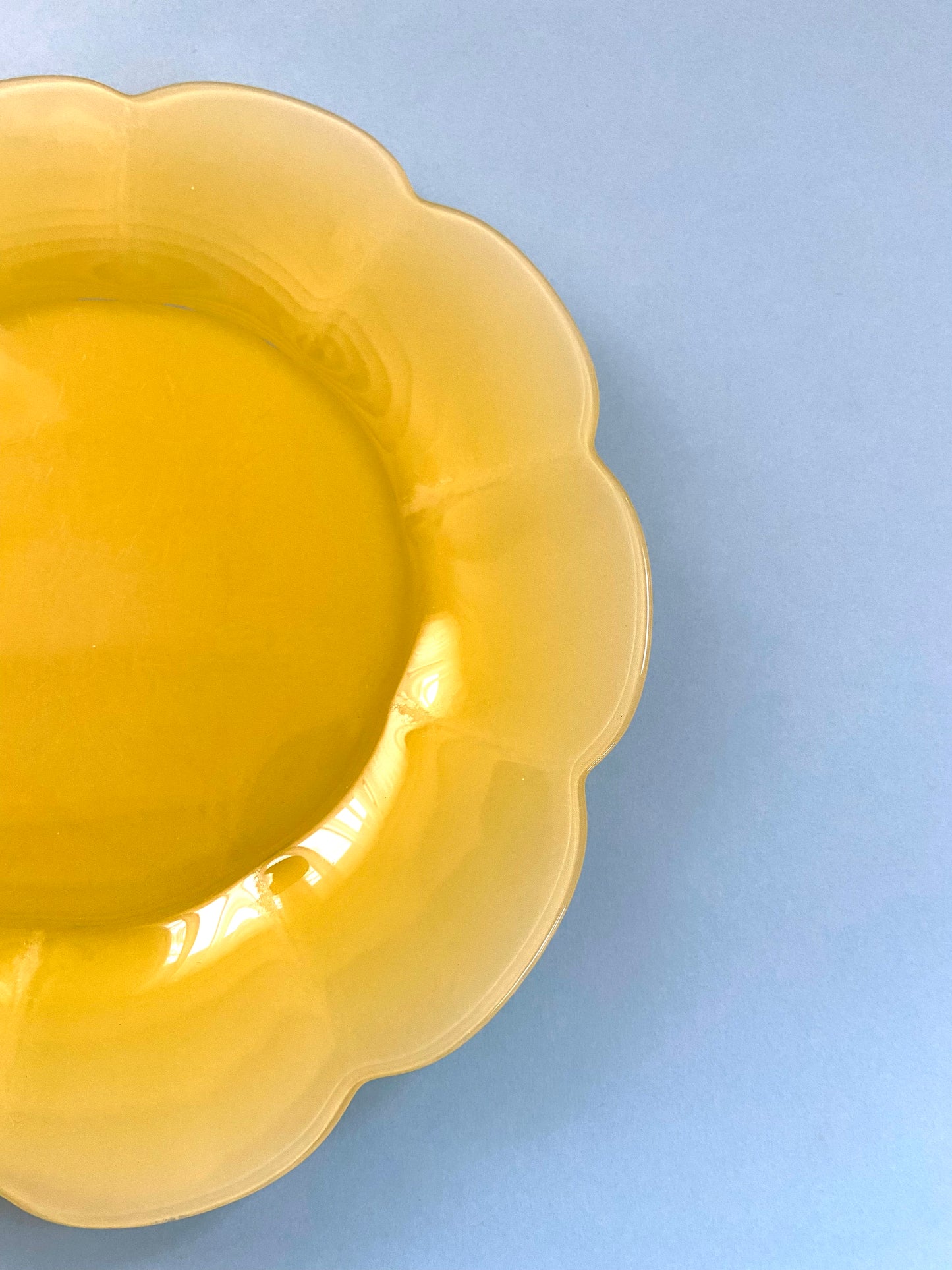 Assiette forme fleur JAUNE SOLEIL