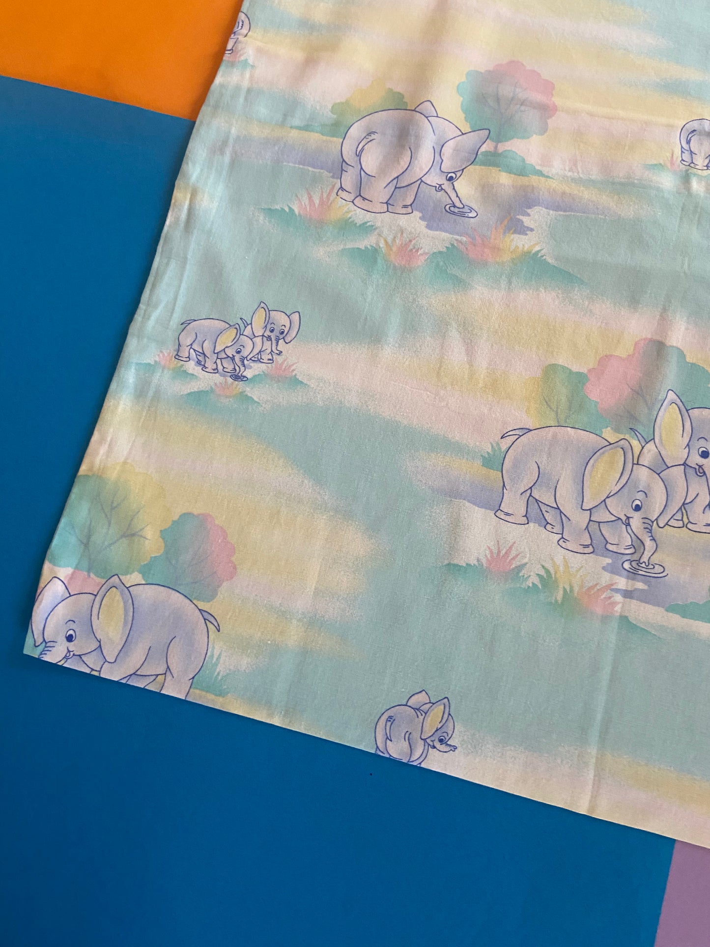 Taille d’oreille pastel ÉLÉPHANTS