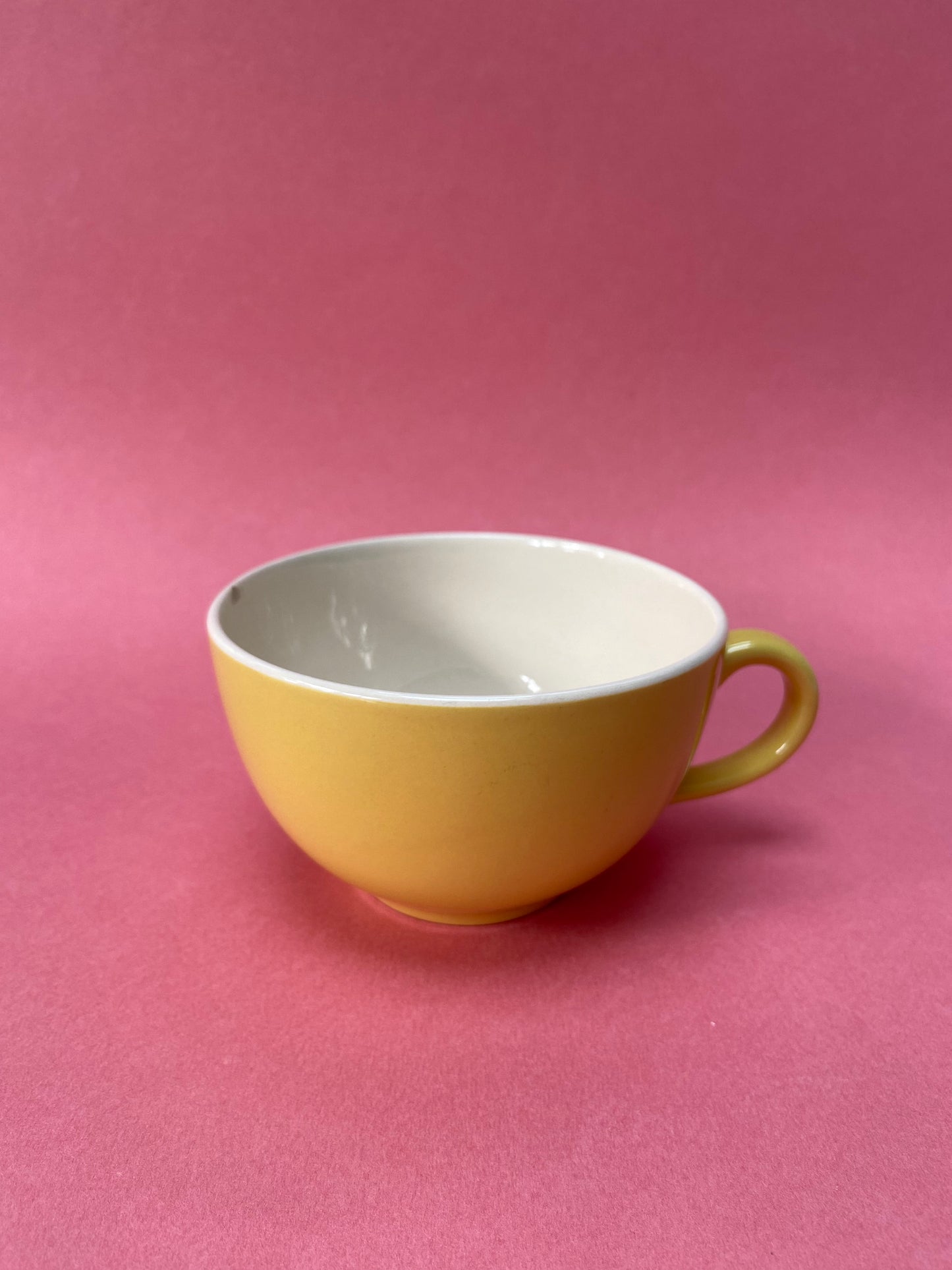 Grande tasse VILLEROY&BOCH jaune (IMPARFAITE)