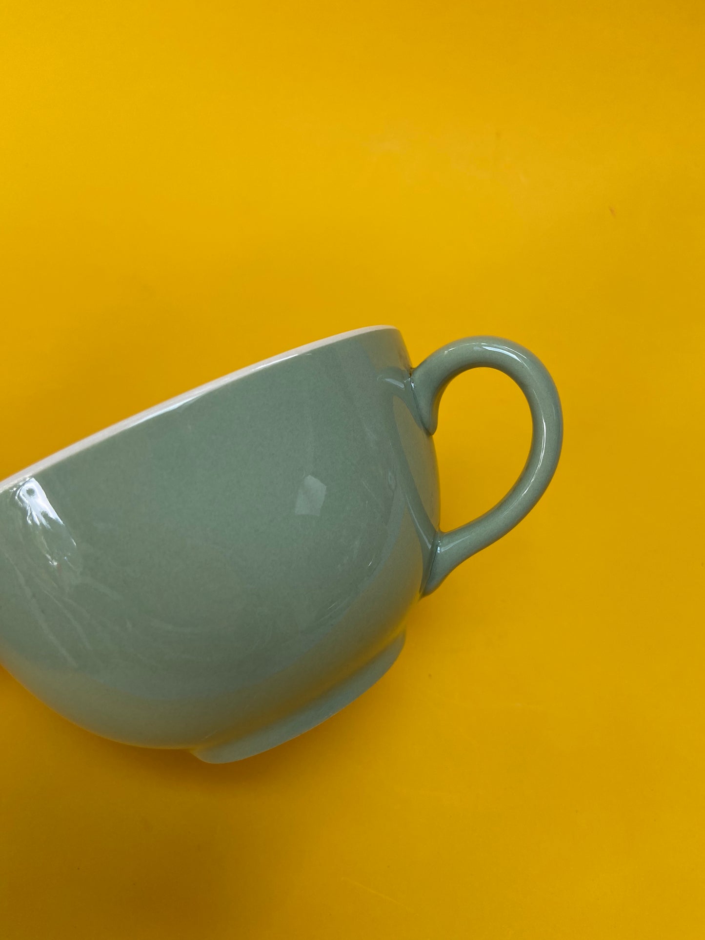 Grande tasse VILLEROY&BOCH vert tendre (IMPARFAITE)