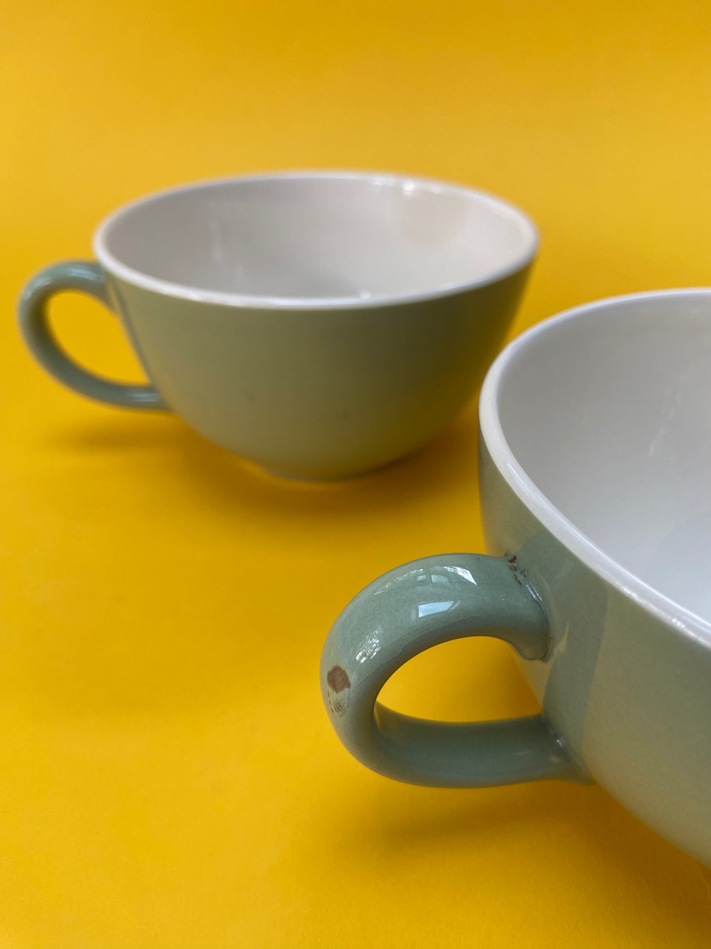 Grande tasse VILLEROY&BOCH vert tendre (IMPARFAITE)