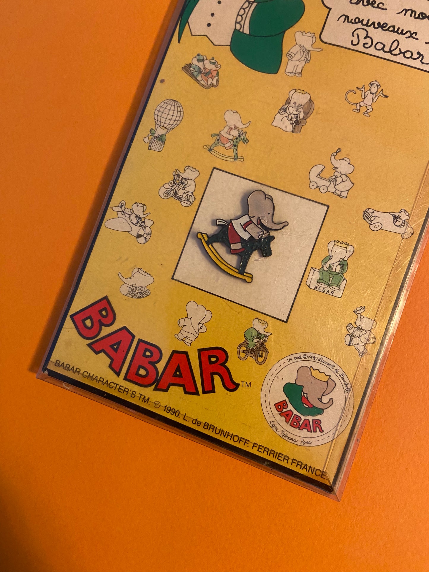 Pin’s BABAR 1990 CHEVAL À BASCULE