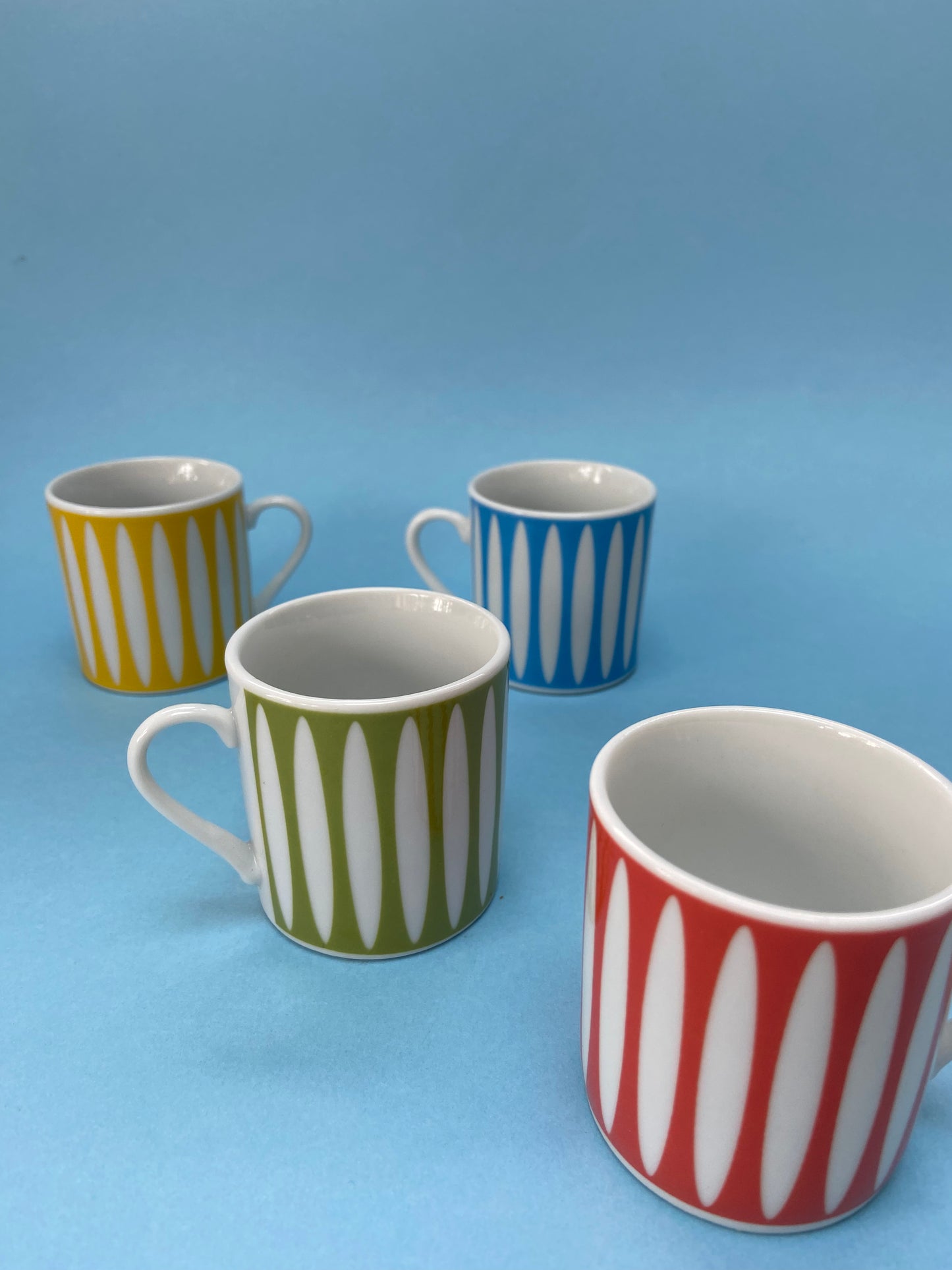 Ensemble de 4 tasses à expresso POP avec coupelles