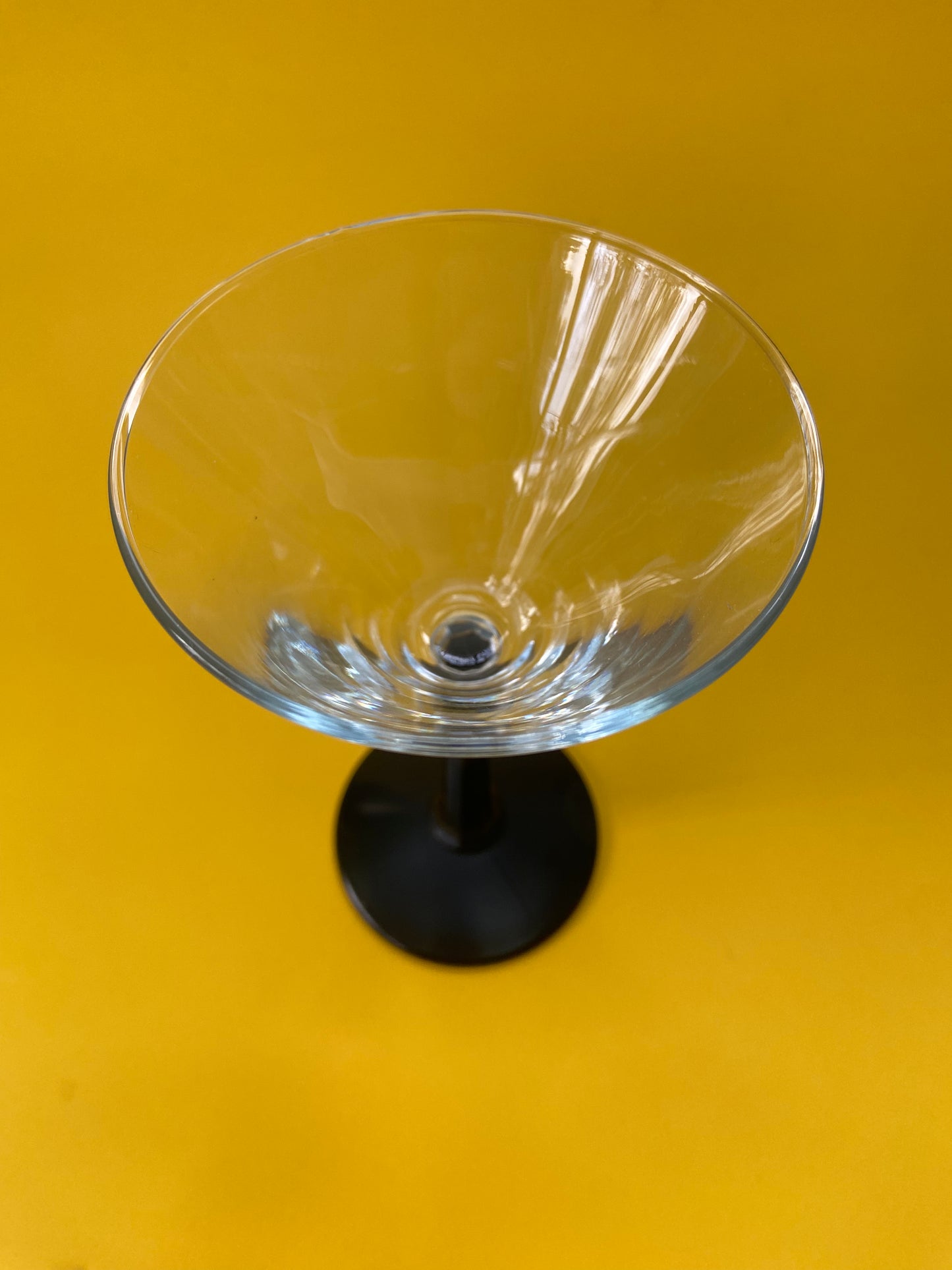 Verre à martini pied Noir