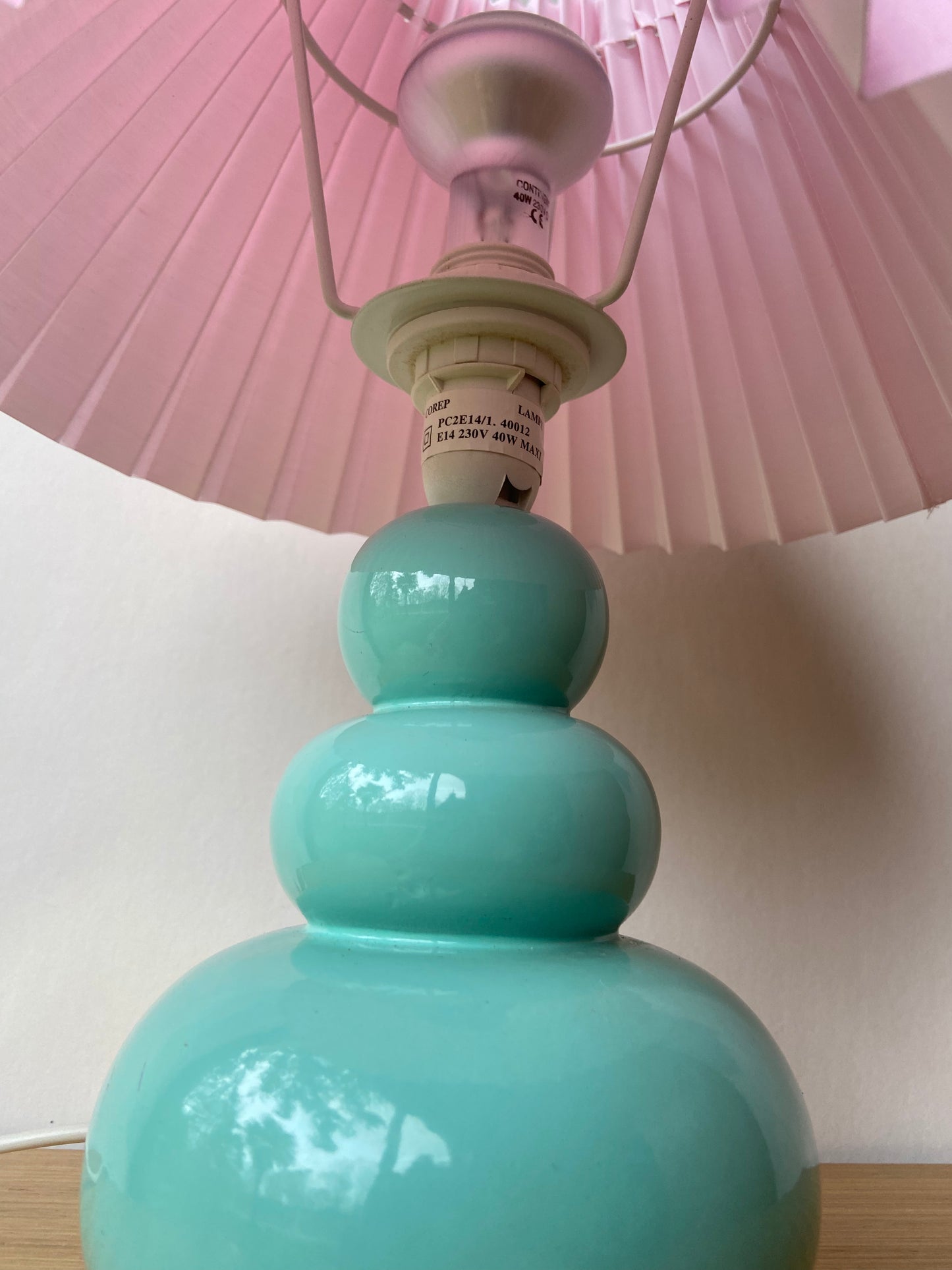 Lampe pied céramique BOULES Bleu lagon abat jour plissé rose