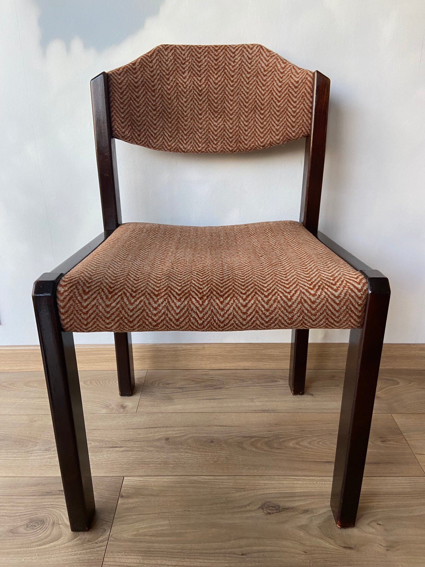 Vintage 60s chair in wood and fabric