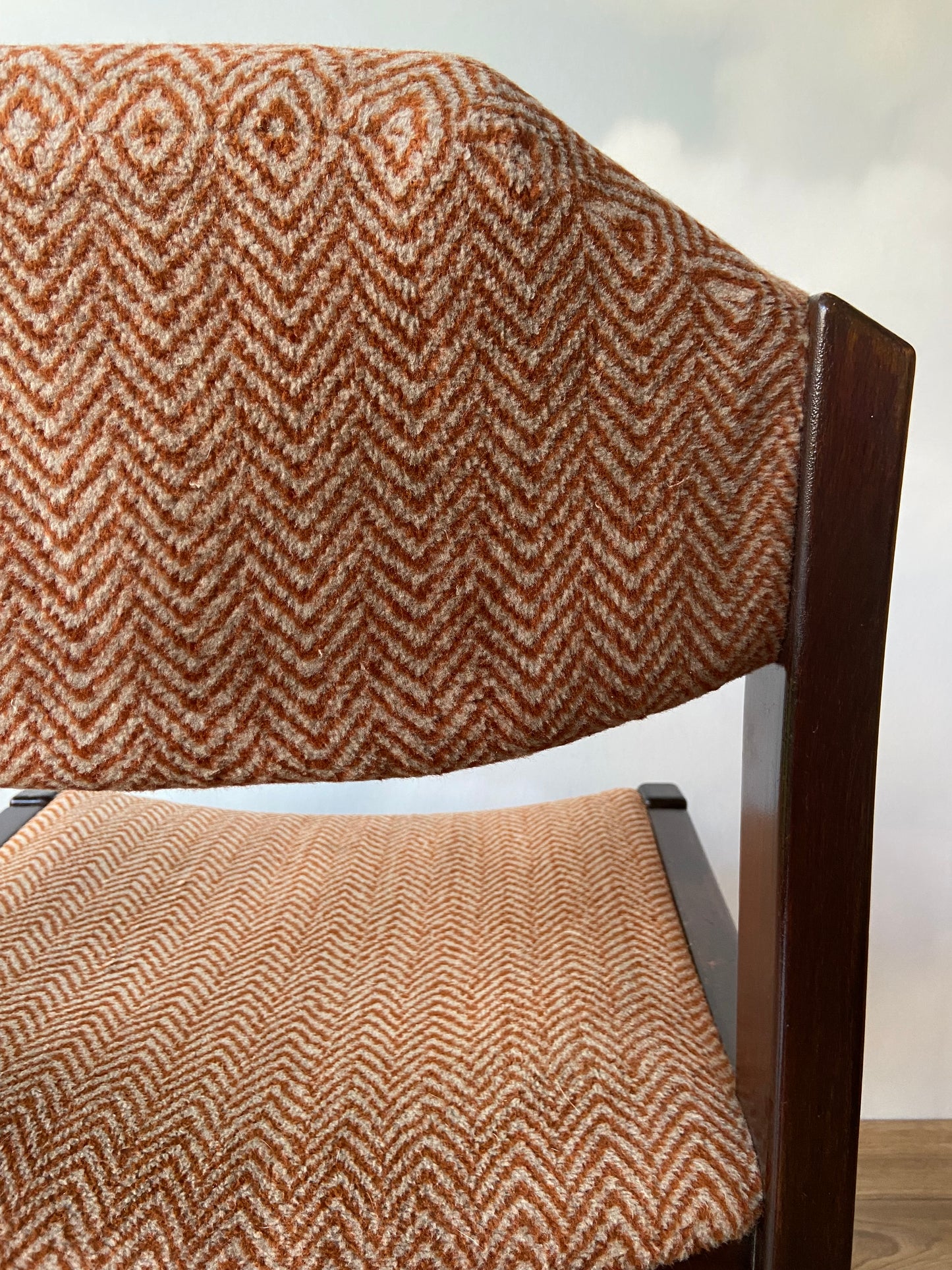 Vintage 60s chair in wood and fabric