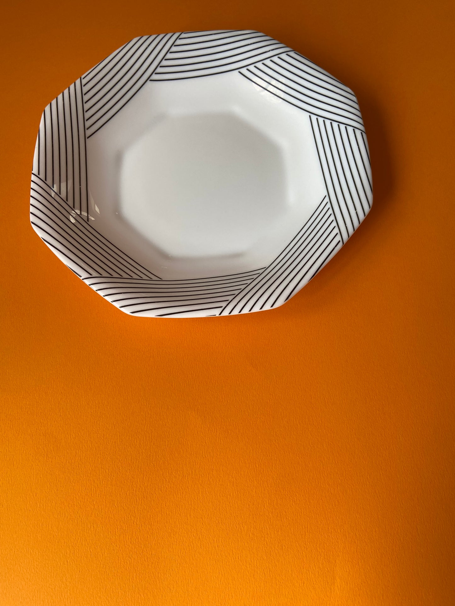 ARCOPAL deep plate octagonal shape with black lines