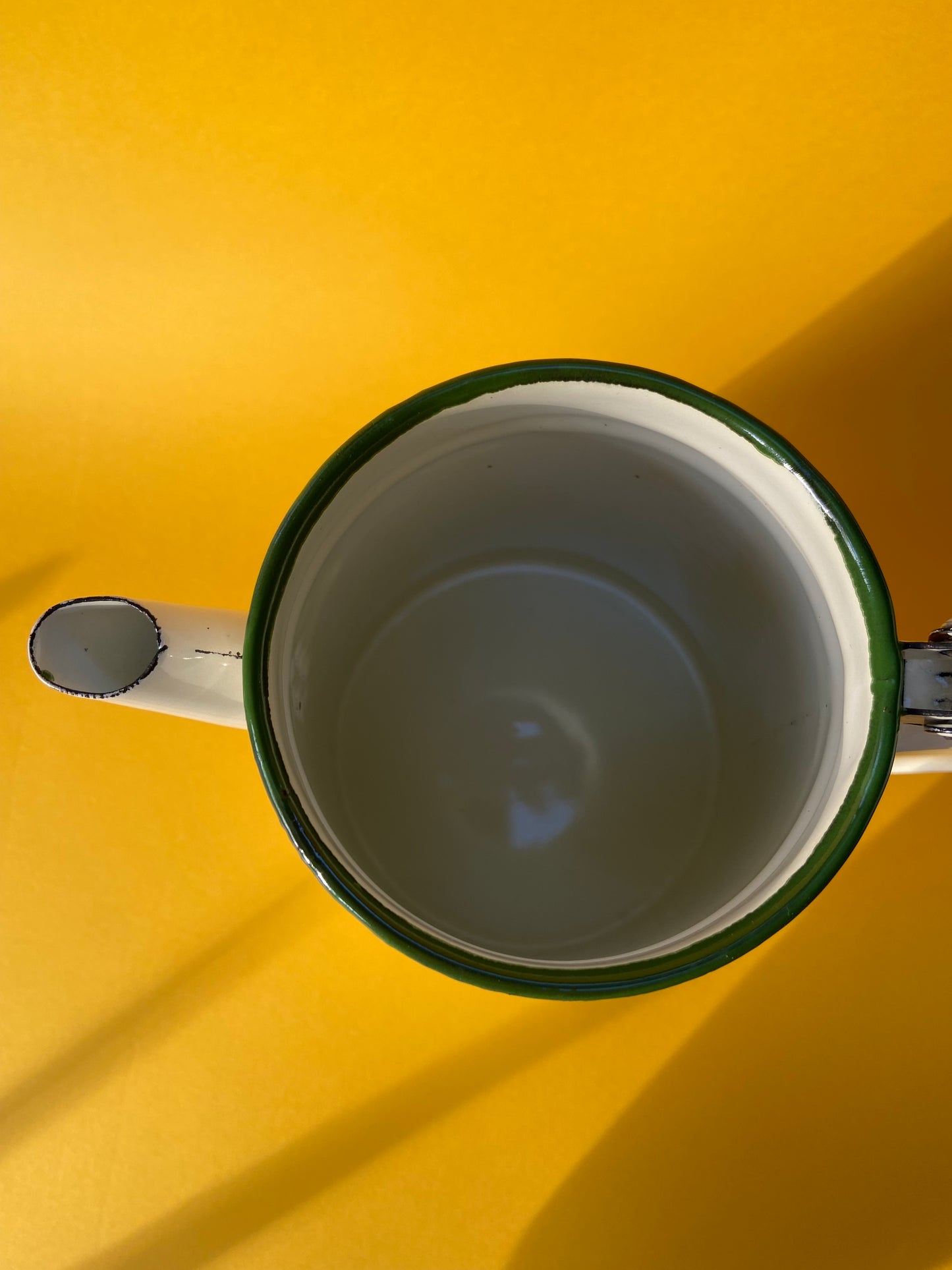 Ancienne cafetière émaillée VACHE