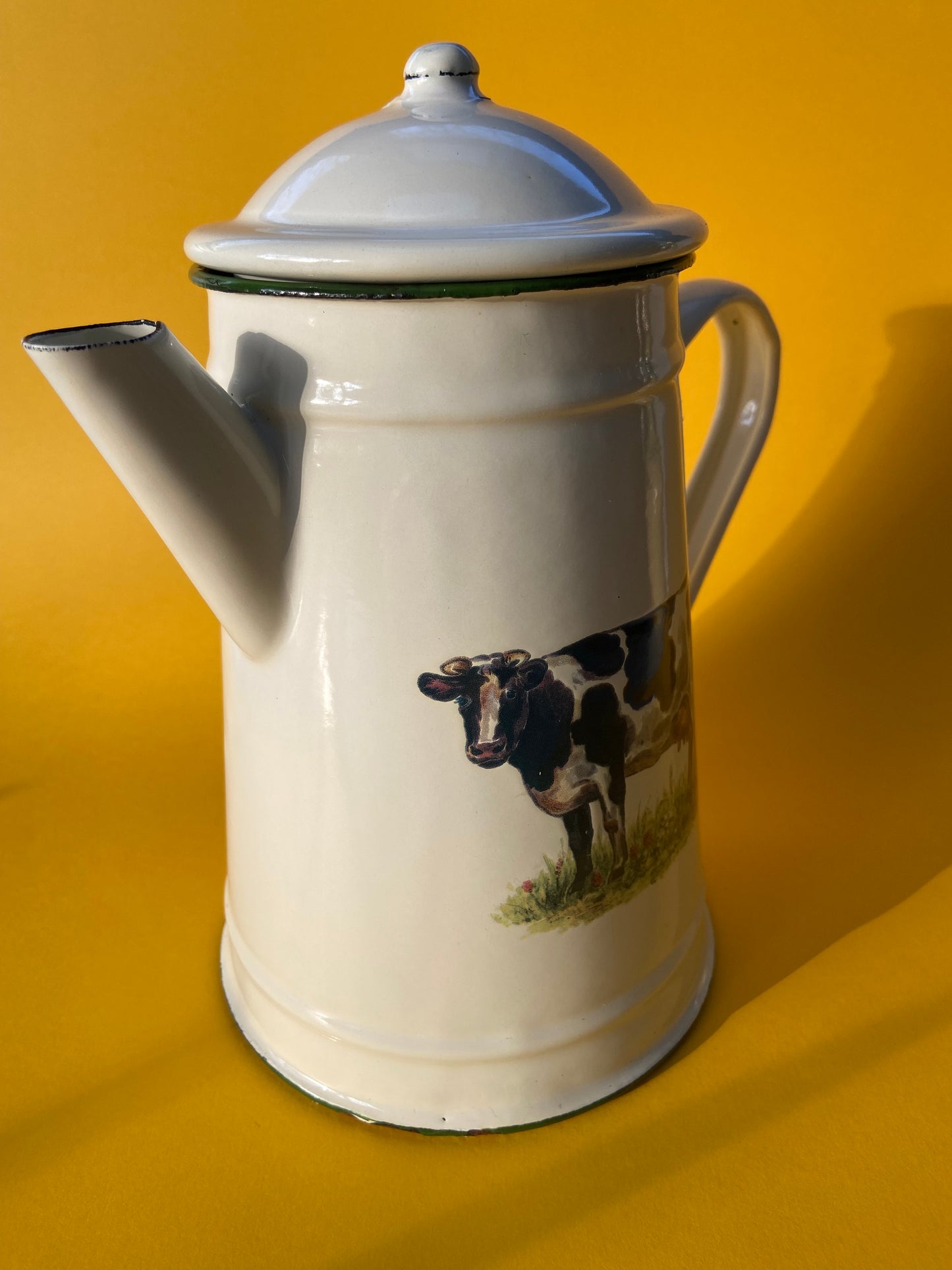 Ancienne cafetière émaillée VACHE