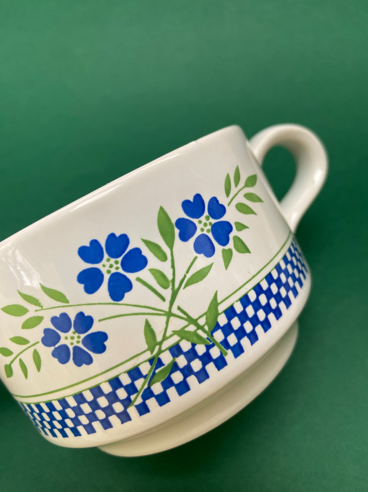 Duo of large Flowers checkerboard cups