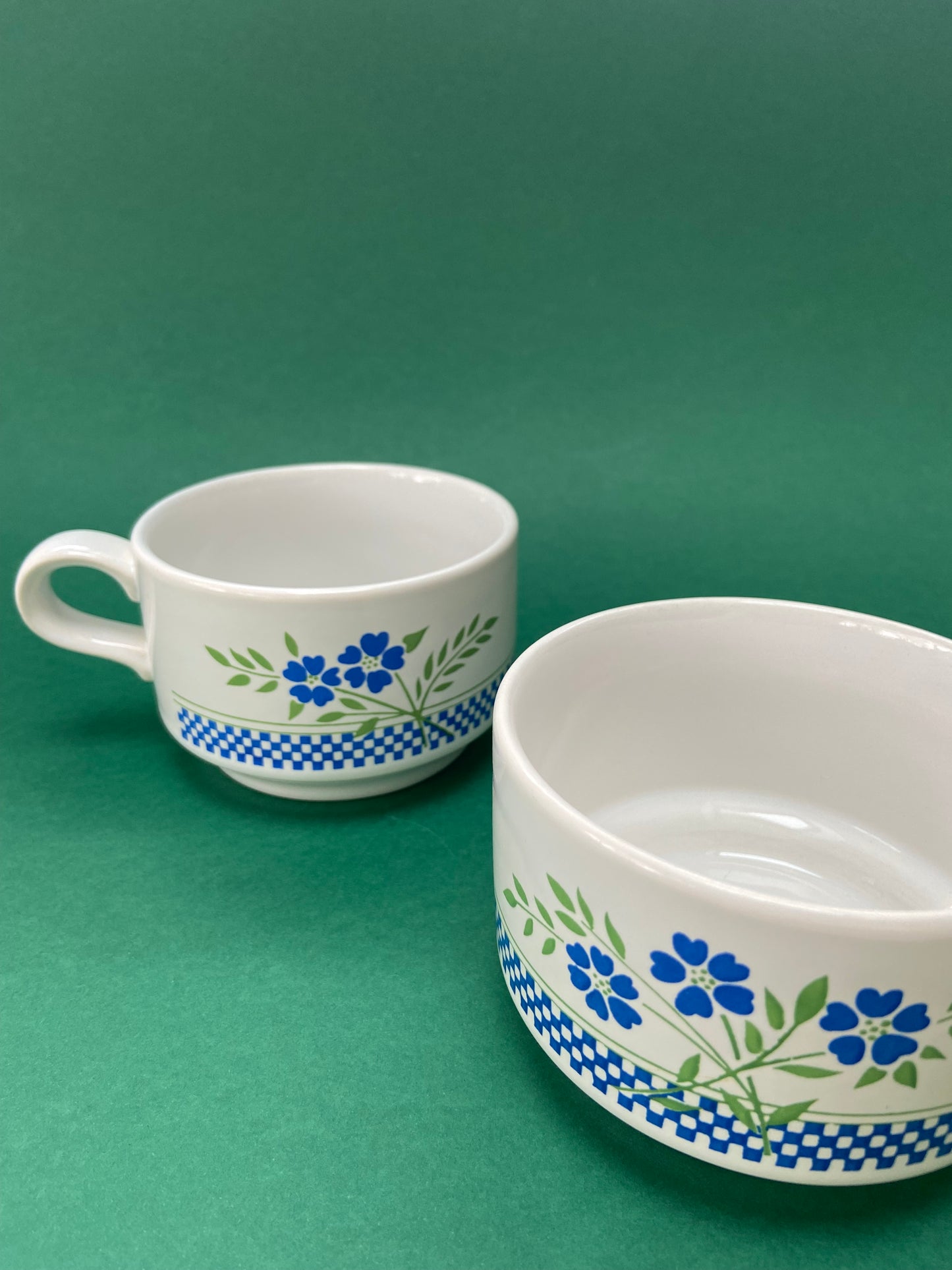 Duo de grandes tasses Flowers damier