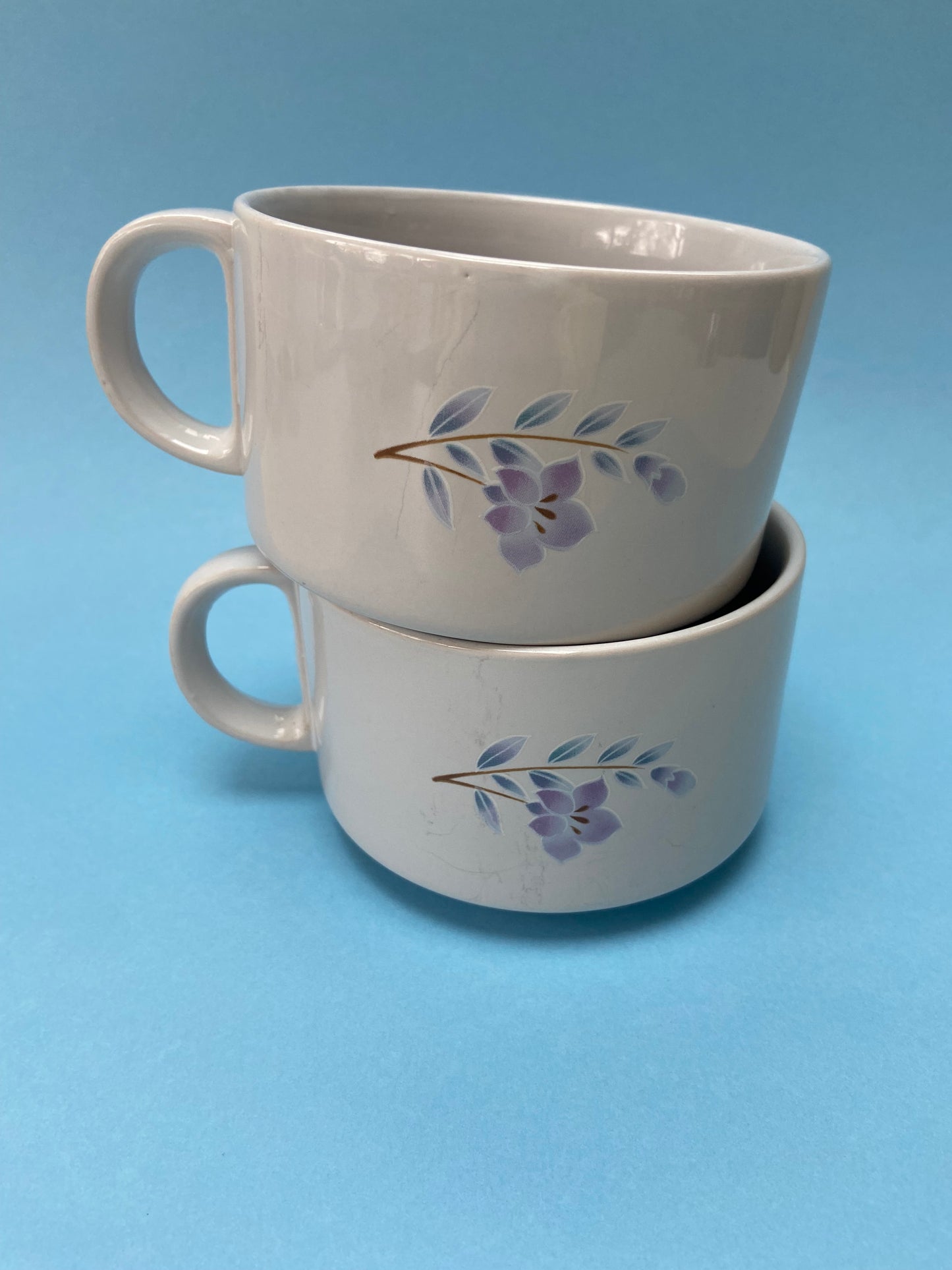 Duo de grandes tasses motif fleurs pastel