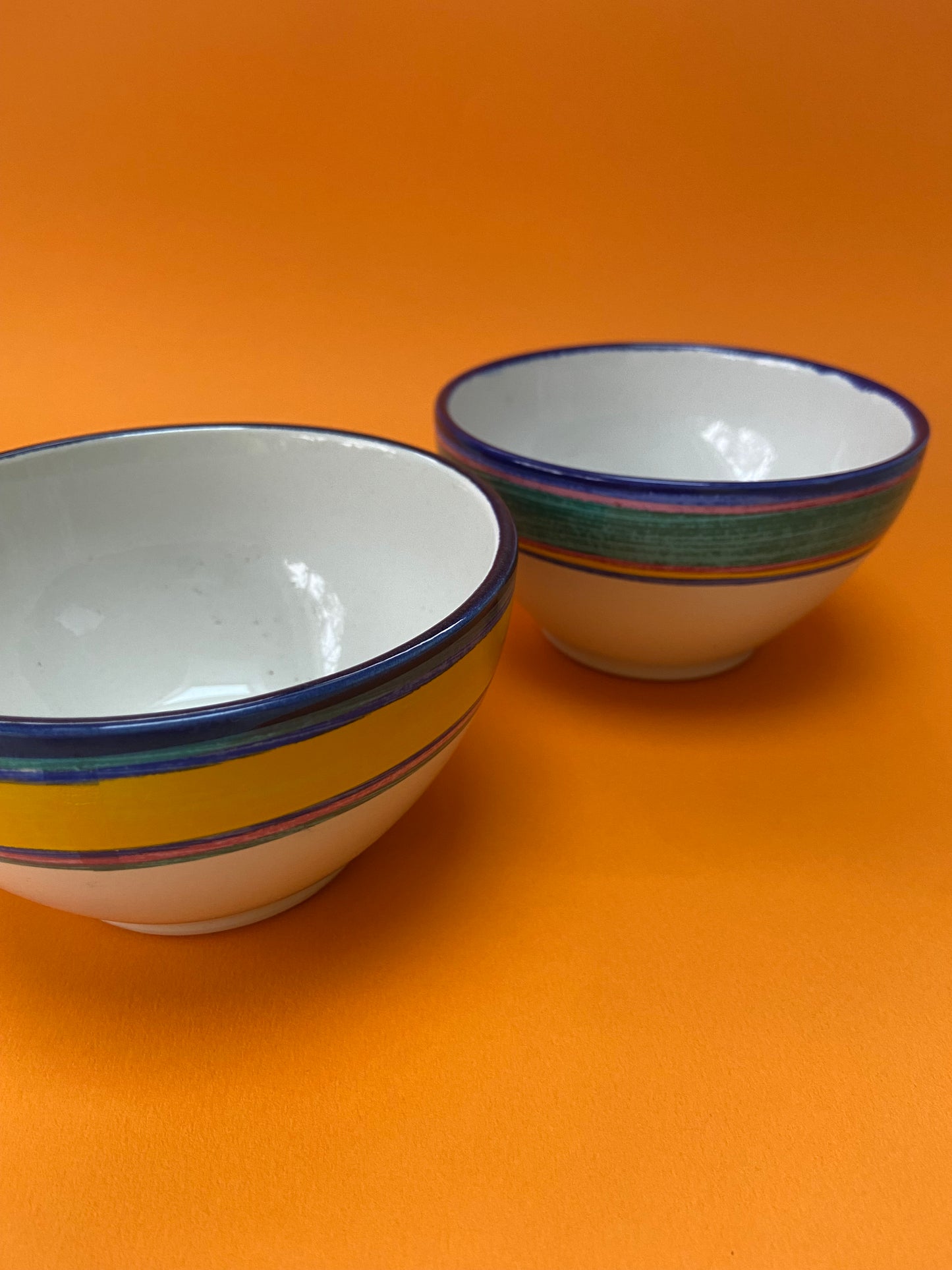 Duo bowls colored lines