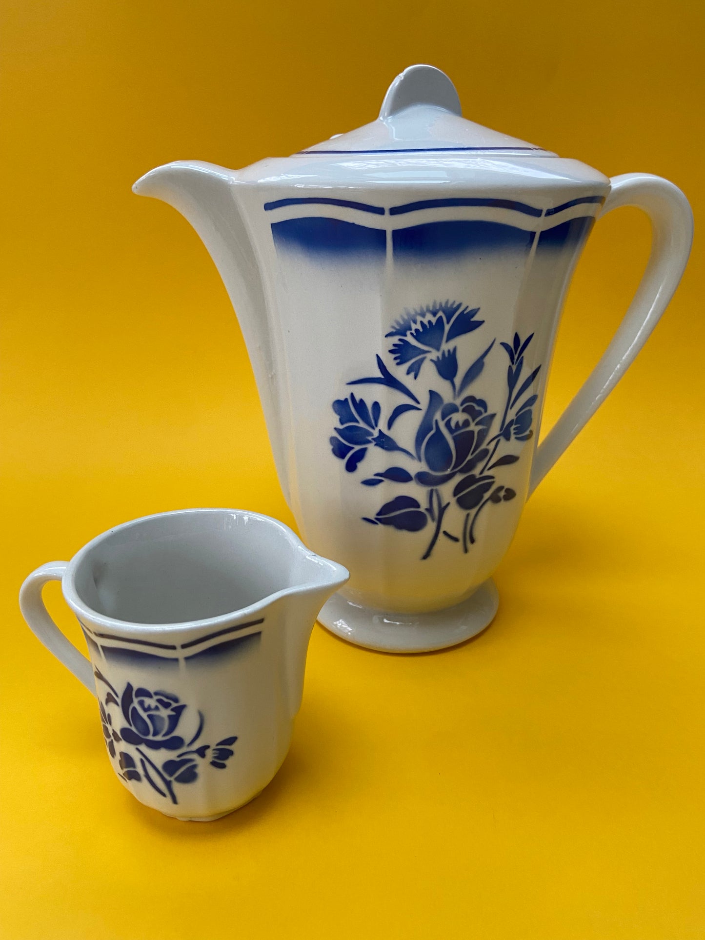 BADONVILLER teapot and small milk jug set with floral pattern