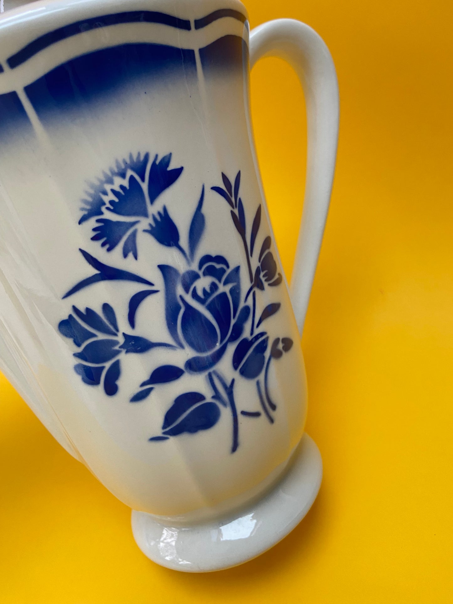 BADONVILLER teapot and small milk jug set with floral pattern