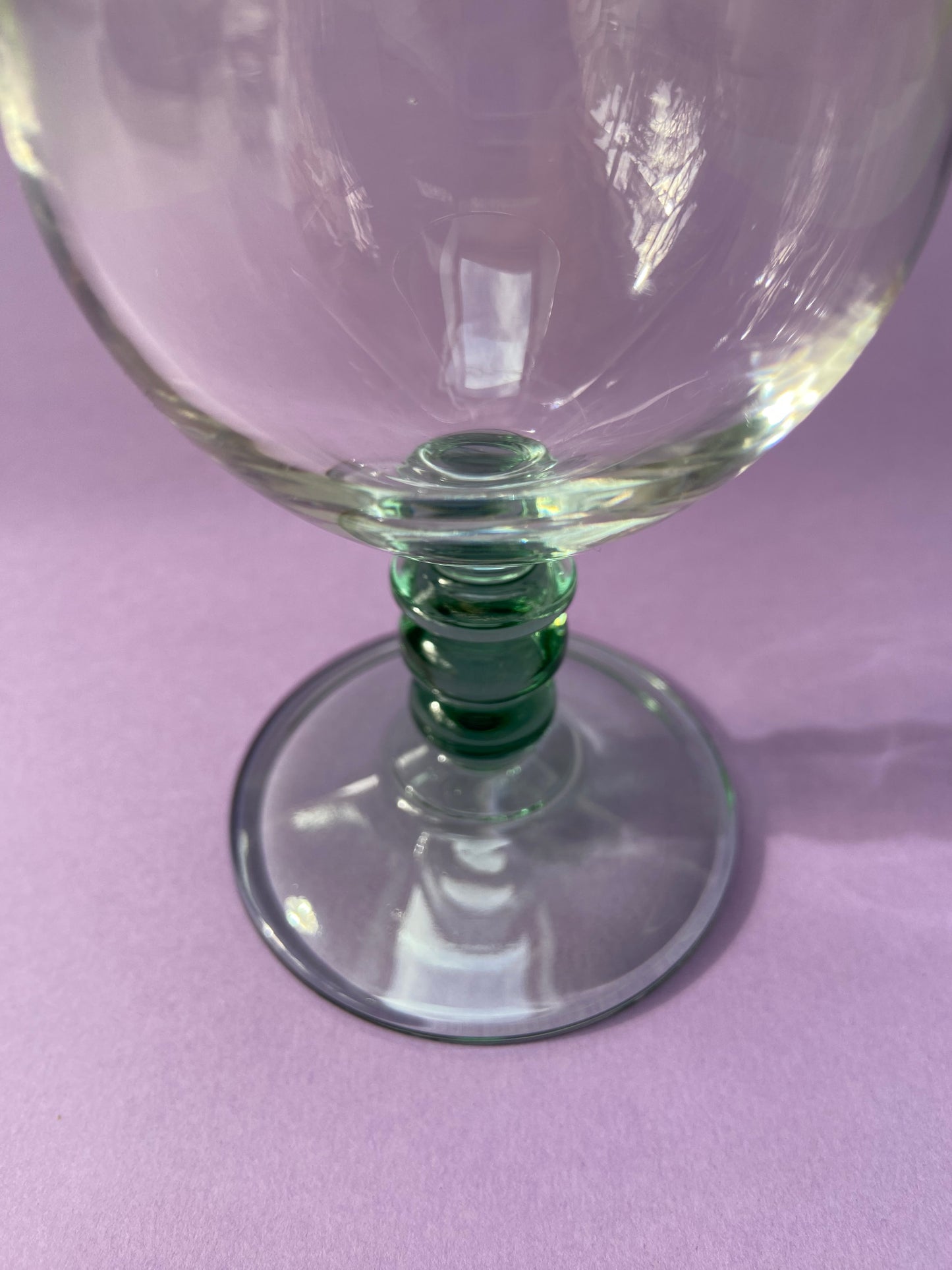 Verre à pied côtelé bleu/vert