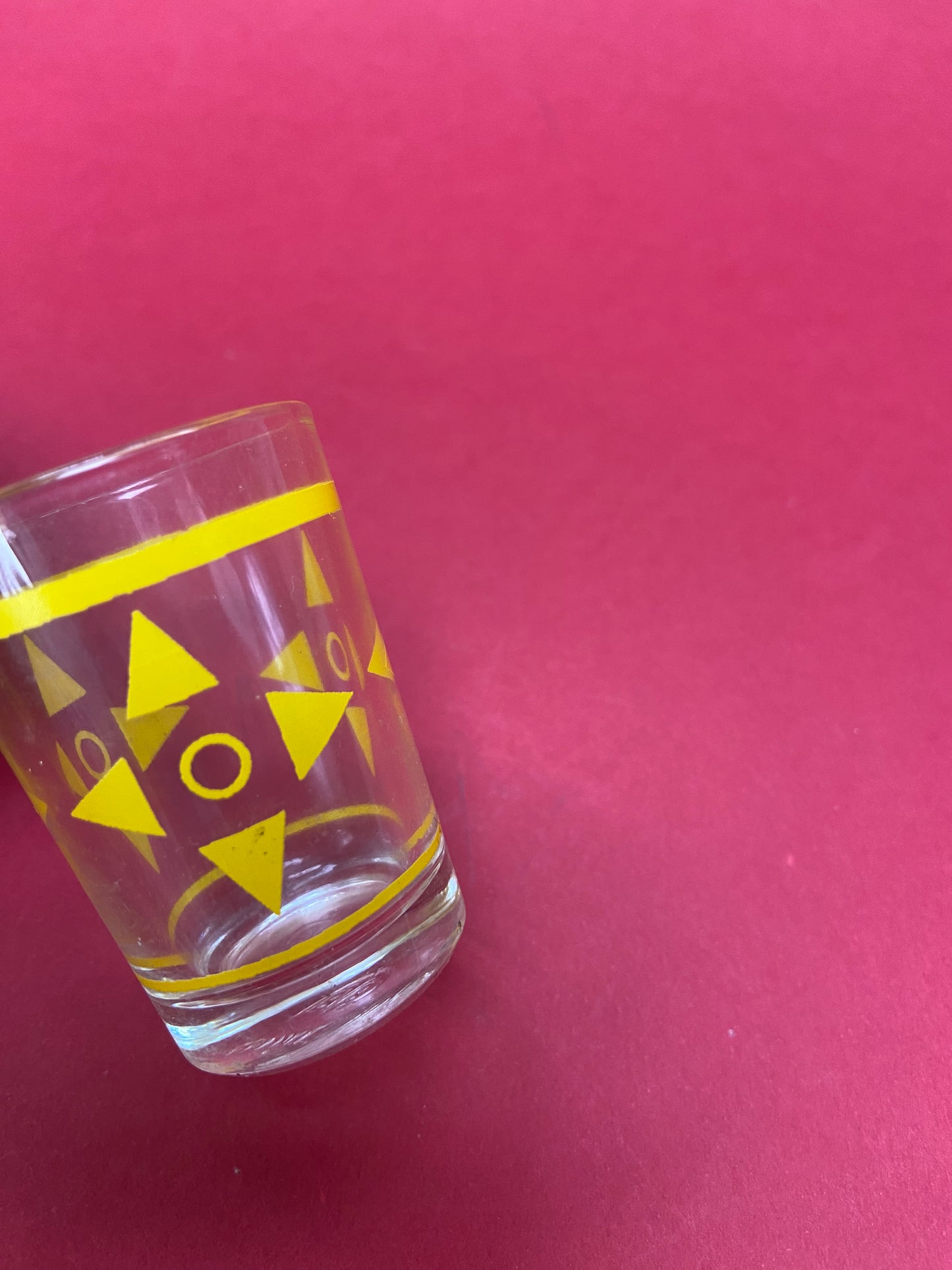 Set of 8 geometric pattern shot glasses