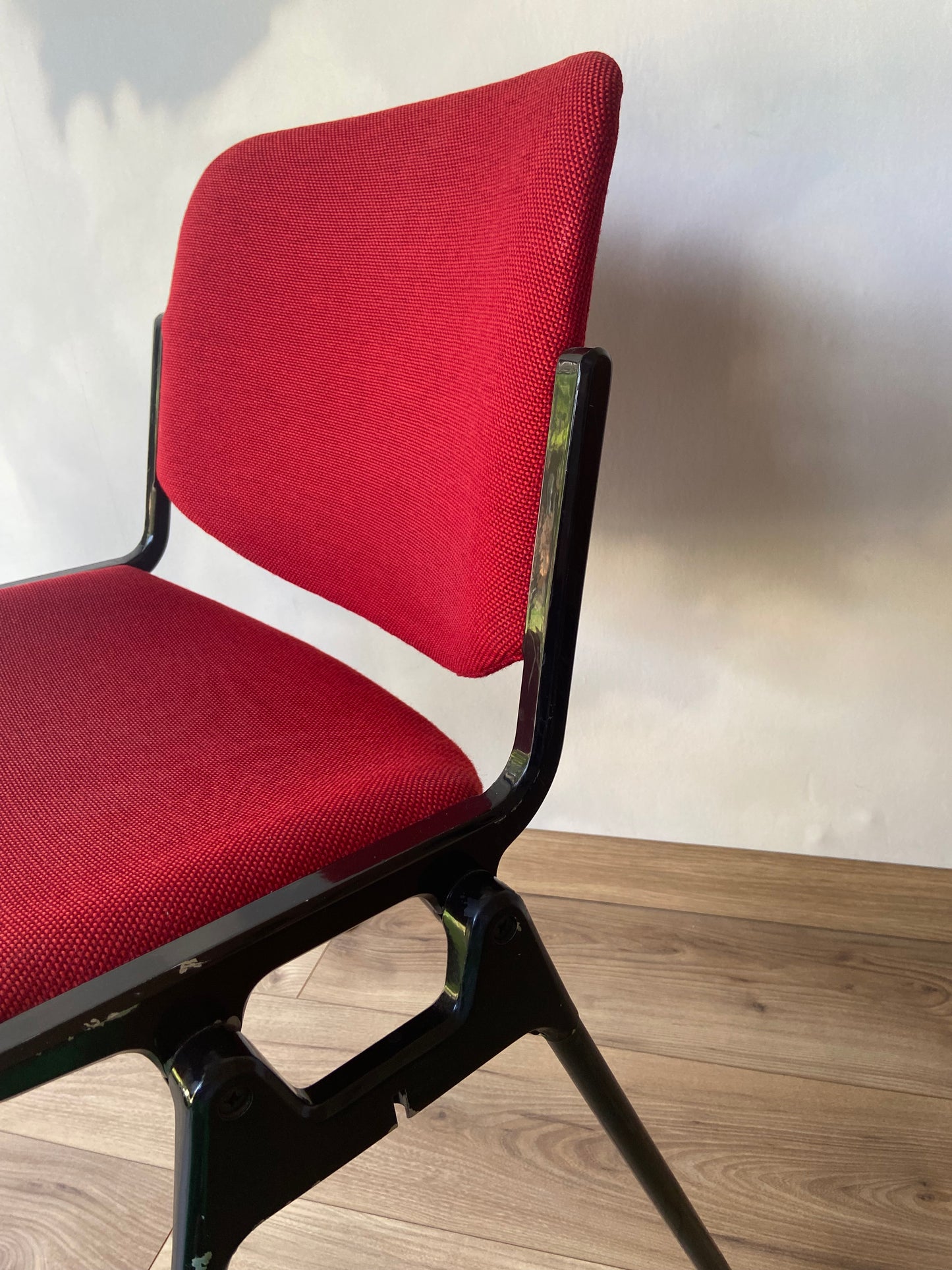 Red chair DSC 106 Giancarlo Piretti for Castelli Aluminum, Italy, 1960s