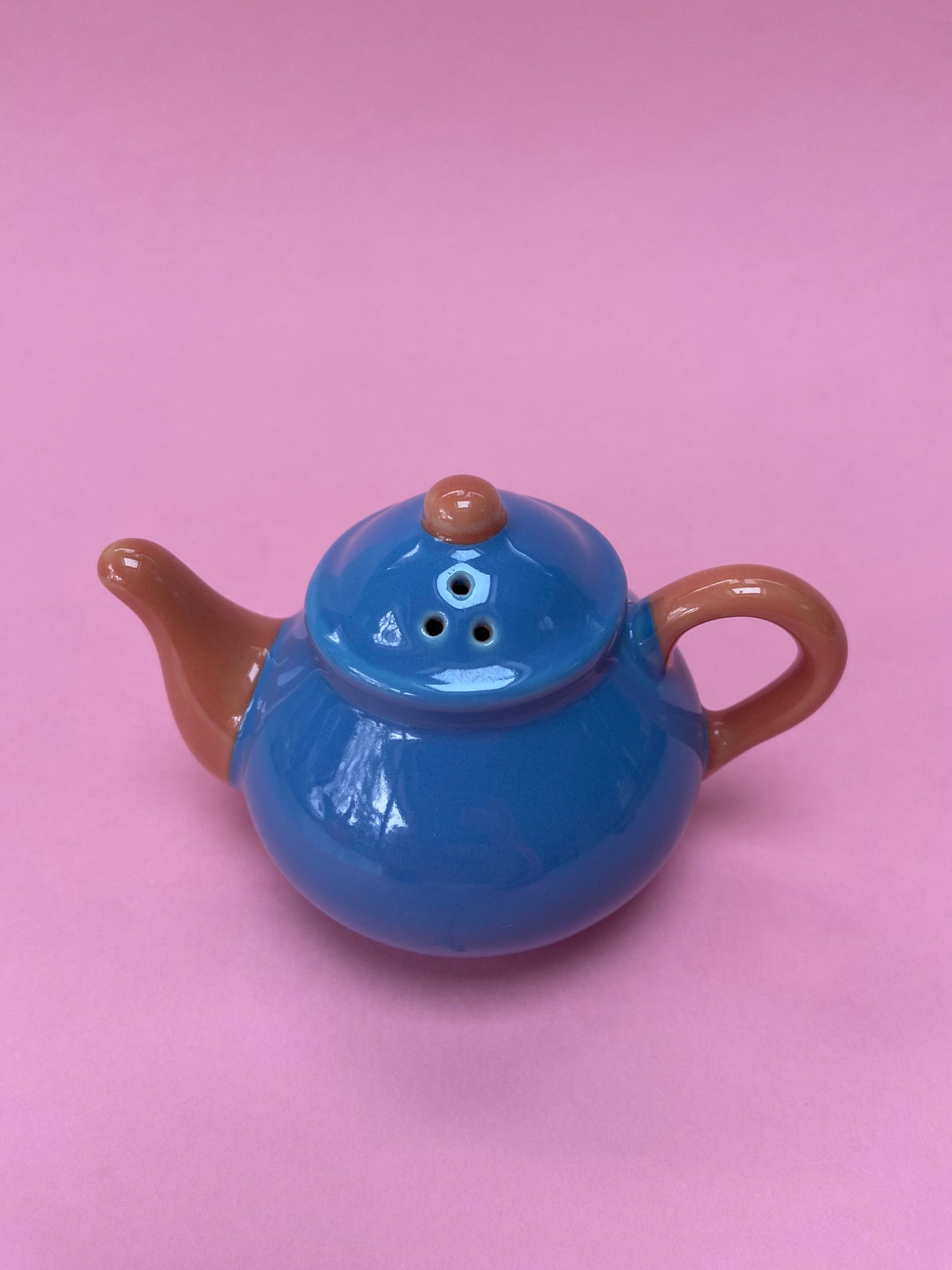 Salt and pepper shaker duo PASTEL TEAPOTS