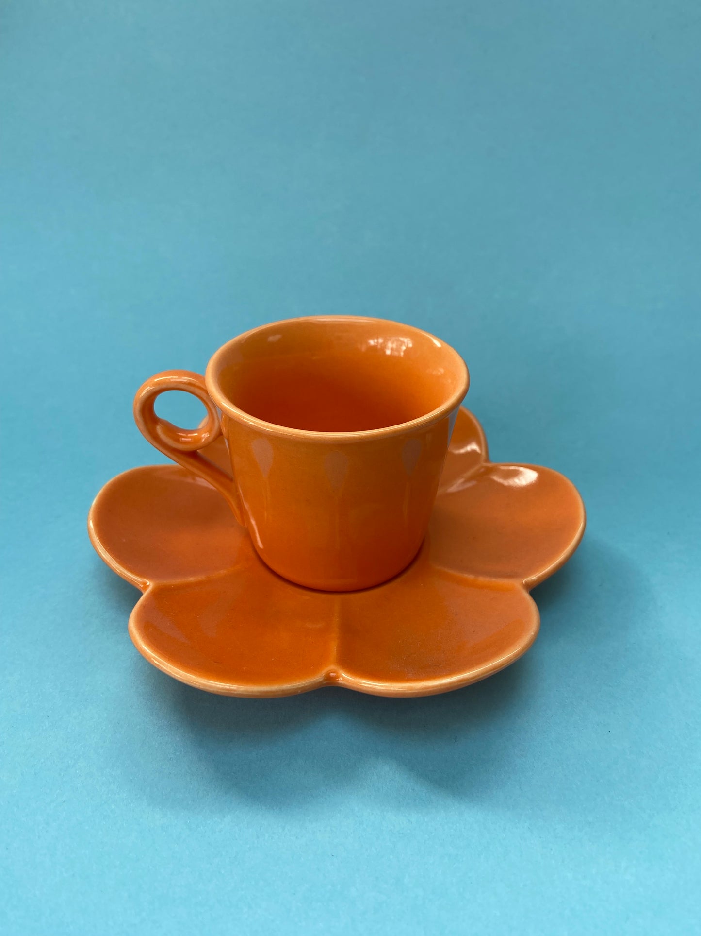 Duo de tasses à expresso couleur abricot avec sous tasse Fleur