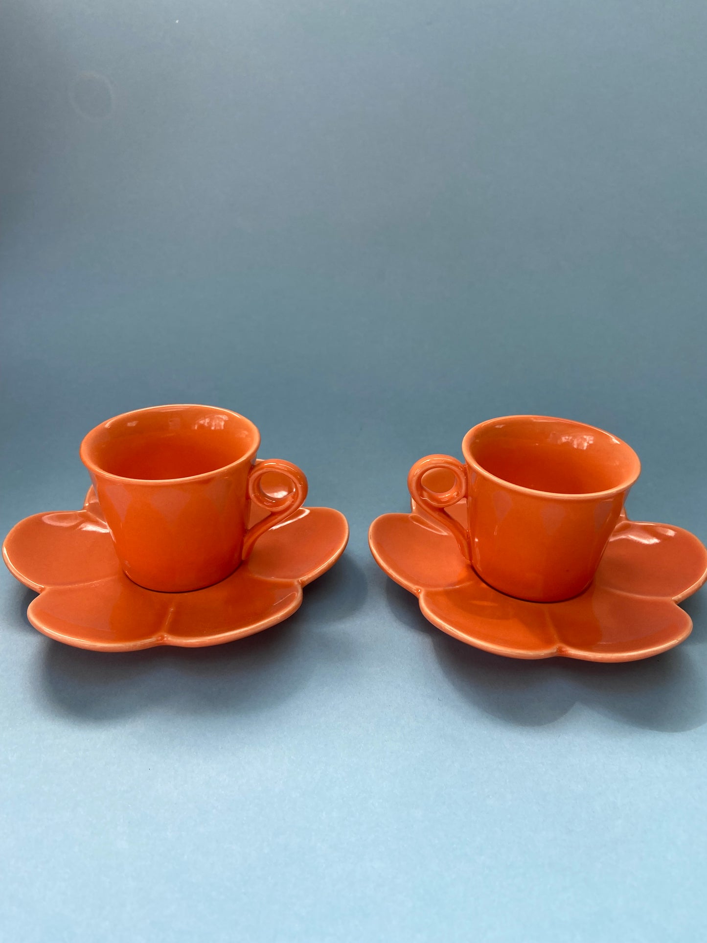 Duo de tasses à expresso couleur abricot avec sous tasse Fleur