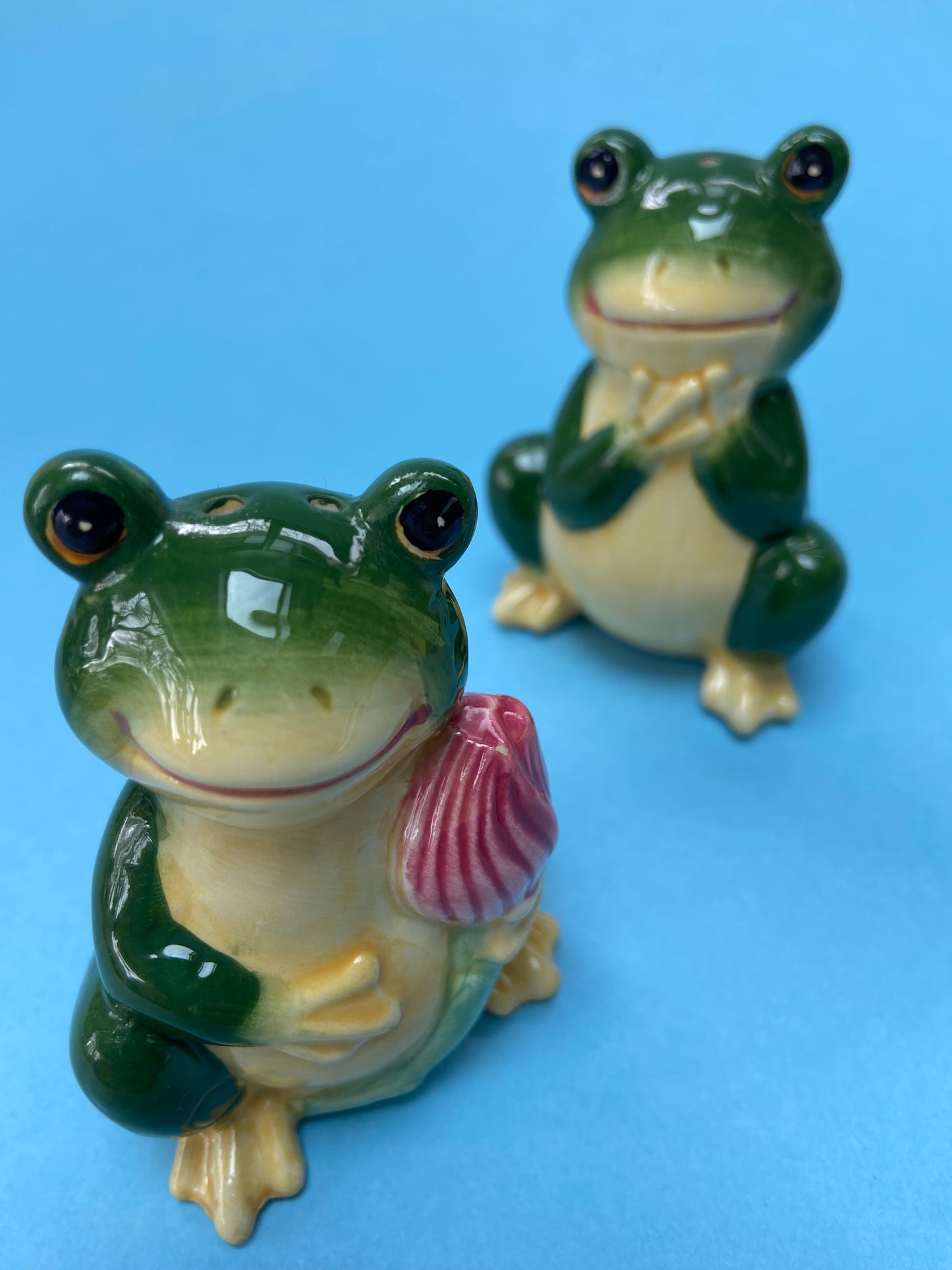 FROGS ceramic salt / pepper shaker