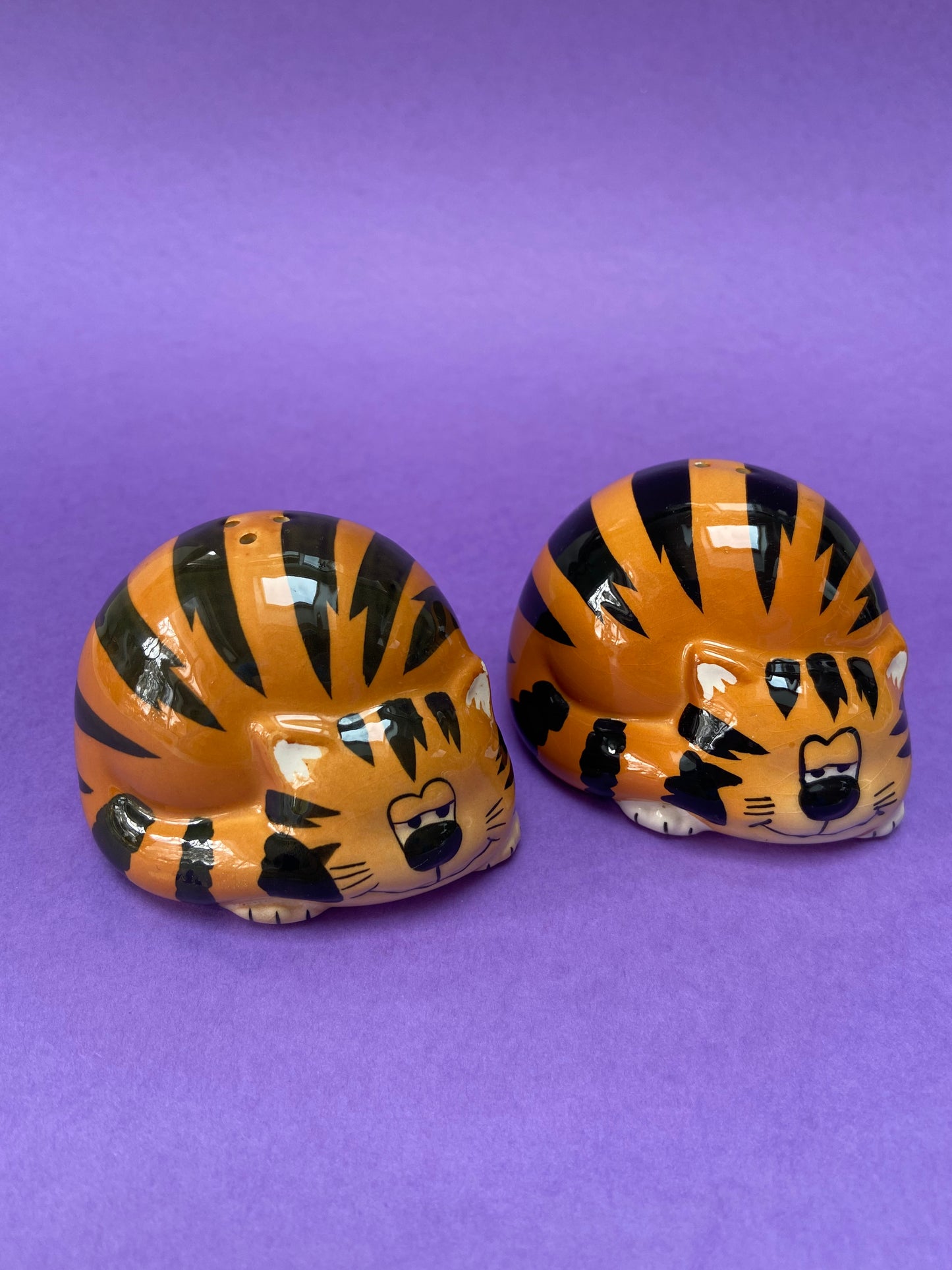 TIGER CAT ceramic salt/pepper shaker