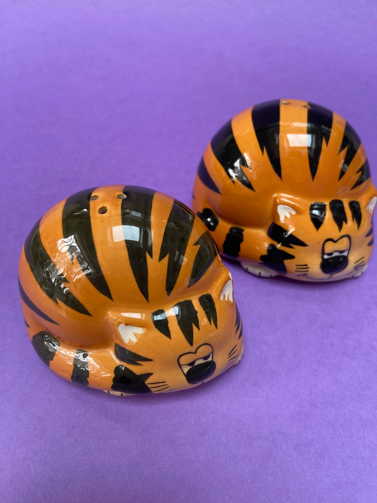 TIGER CAT ceramic salt/pepper shaker