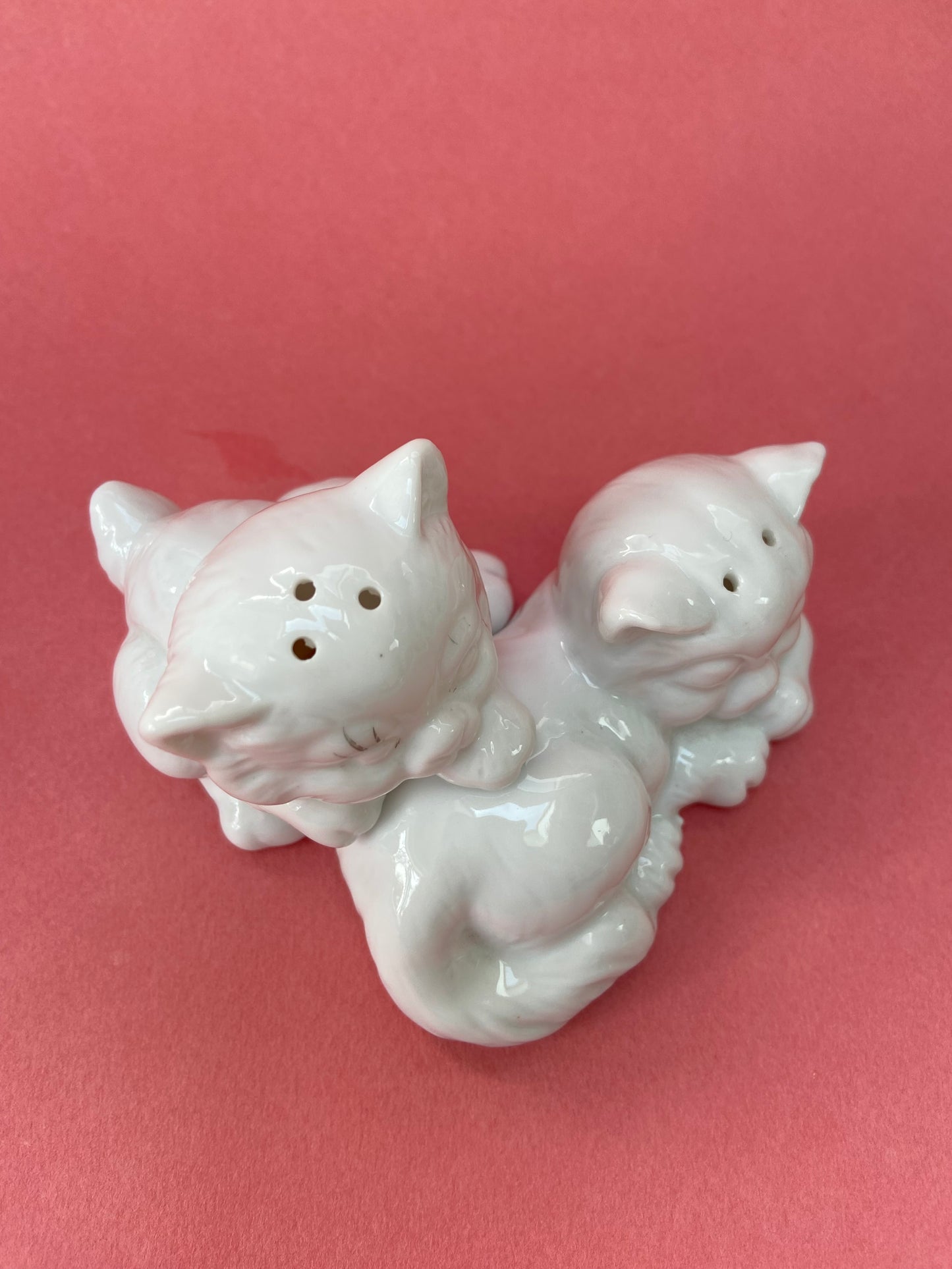 WHITE CAT ceramic salt / pepper shaker