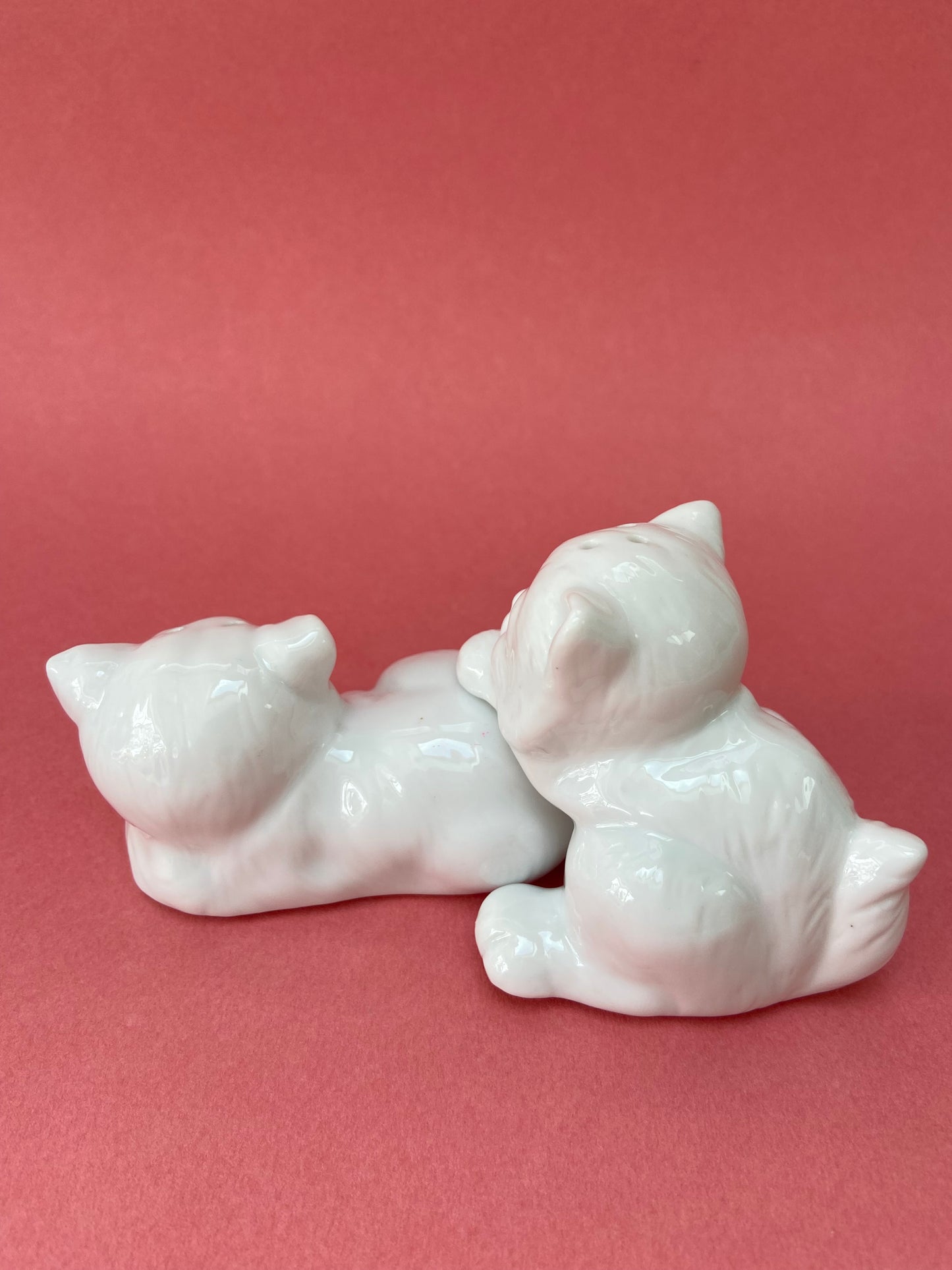 WHITE CAT ceramic salt / pepper shaker