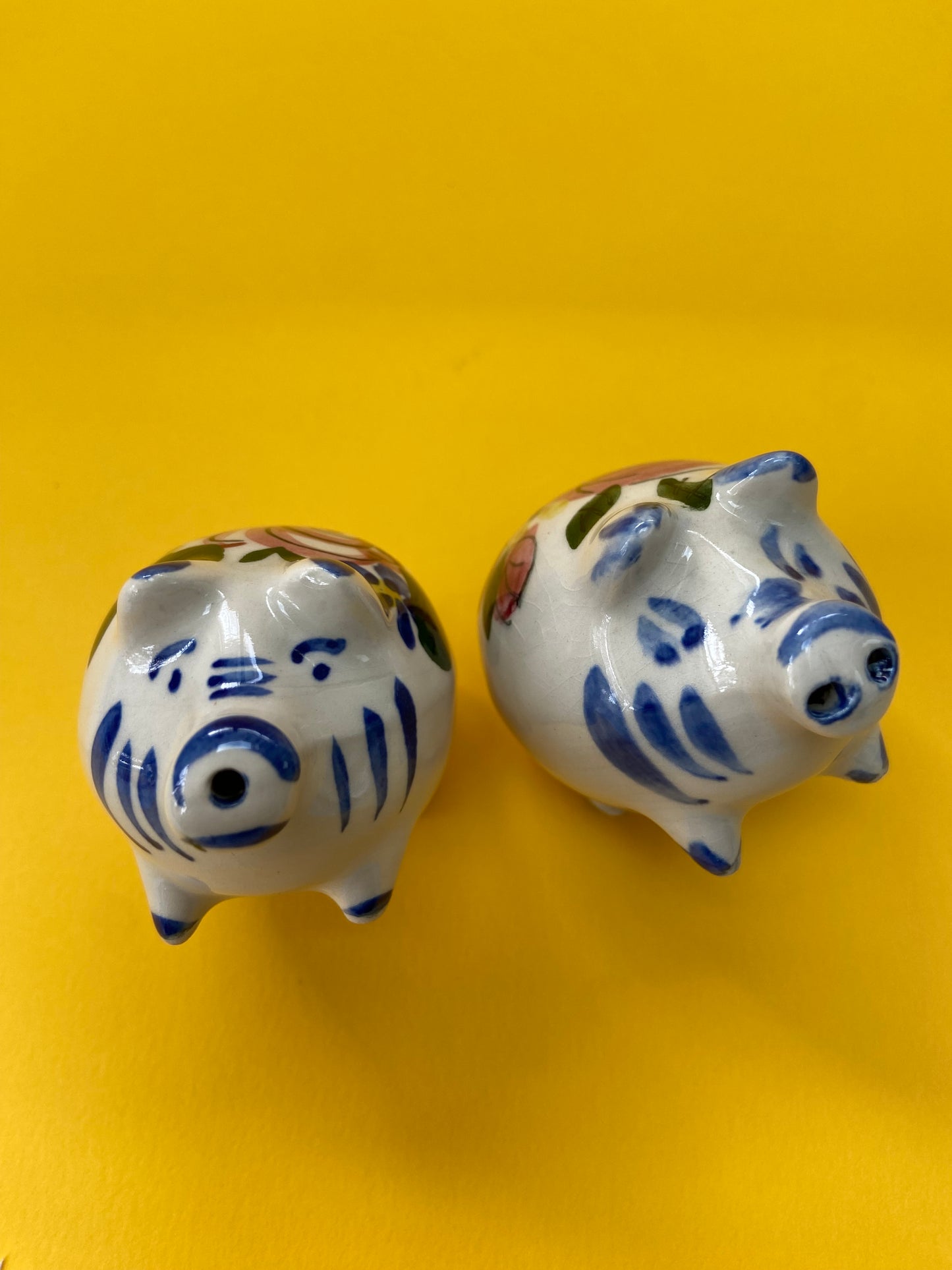 Ceramic salt / pepper shaker PIGS