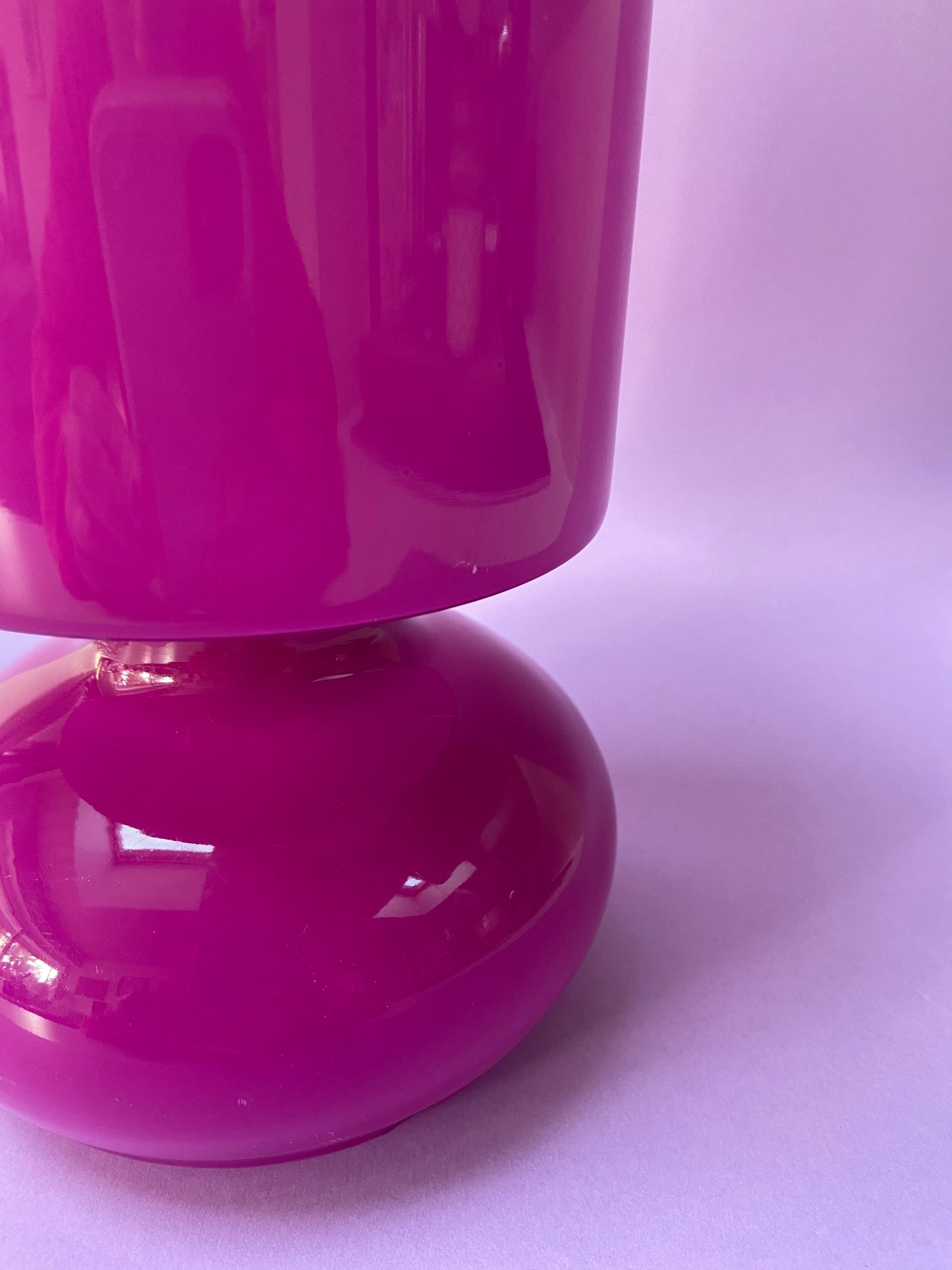 Lampe IKEA des années 90 couleur ROSE FUSCHIA