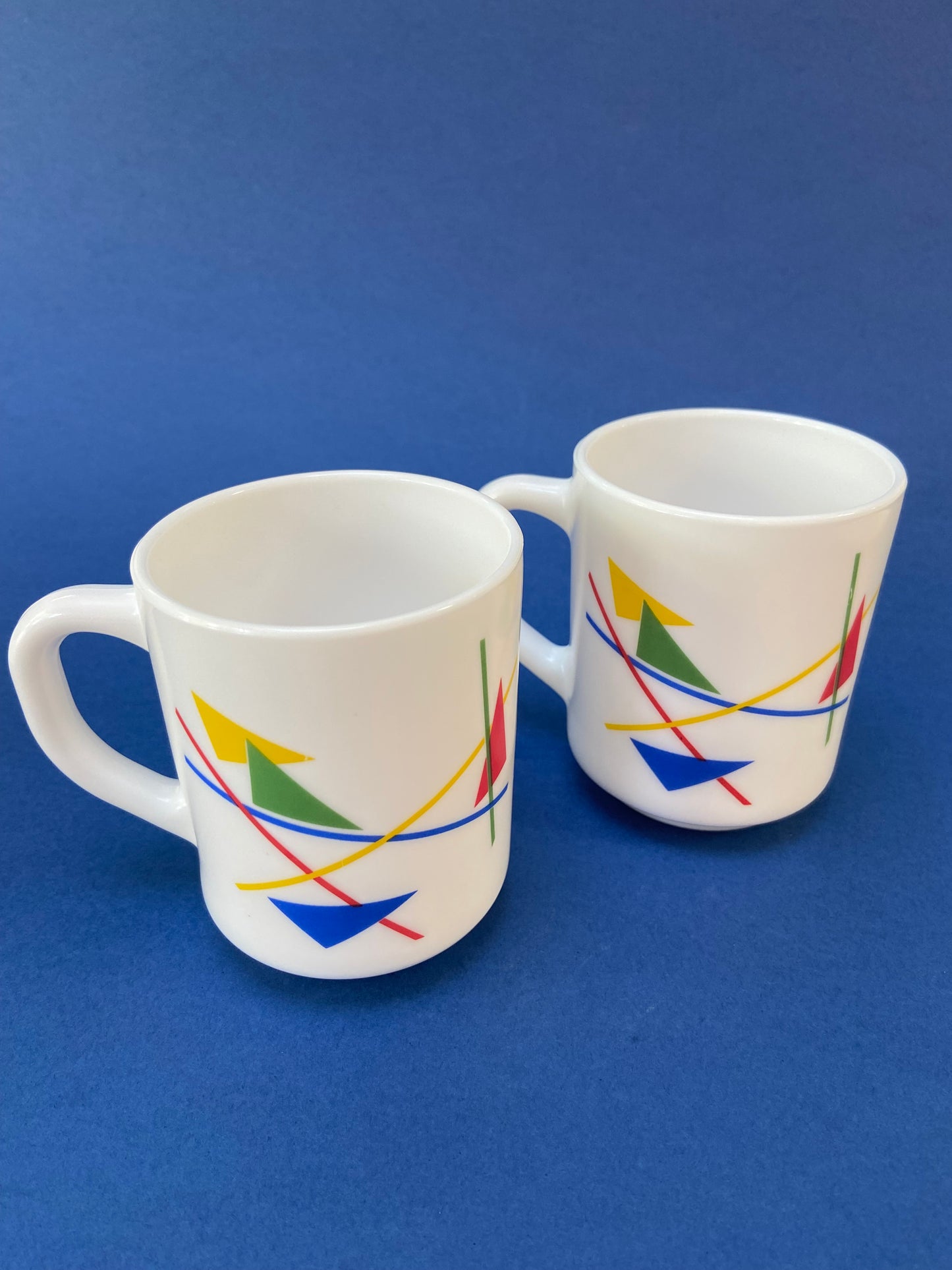 Lot 2 mugs motif Géométrique Couleurs primaires