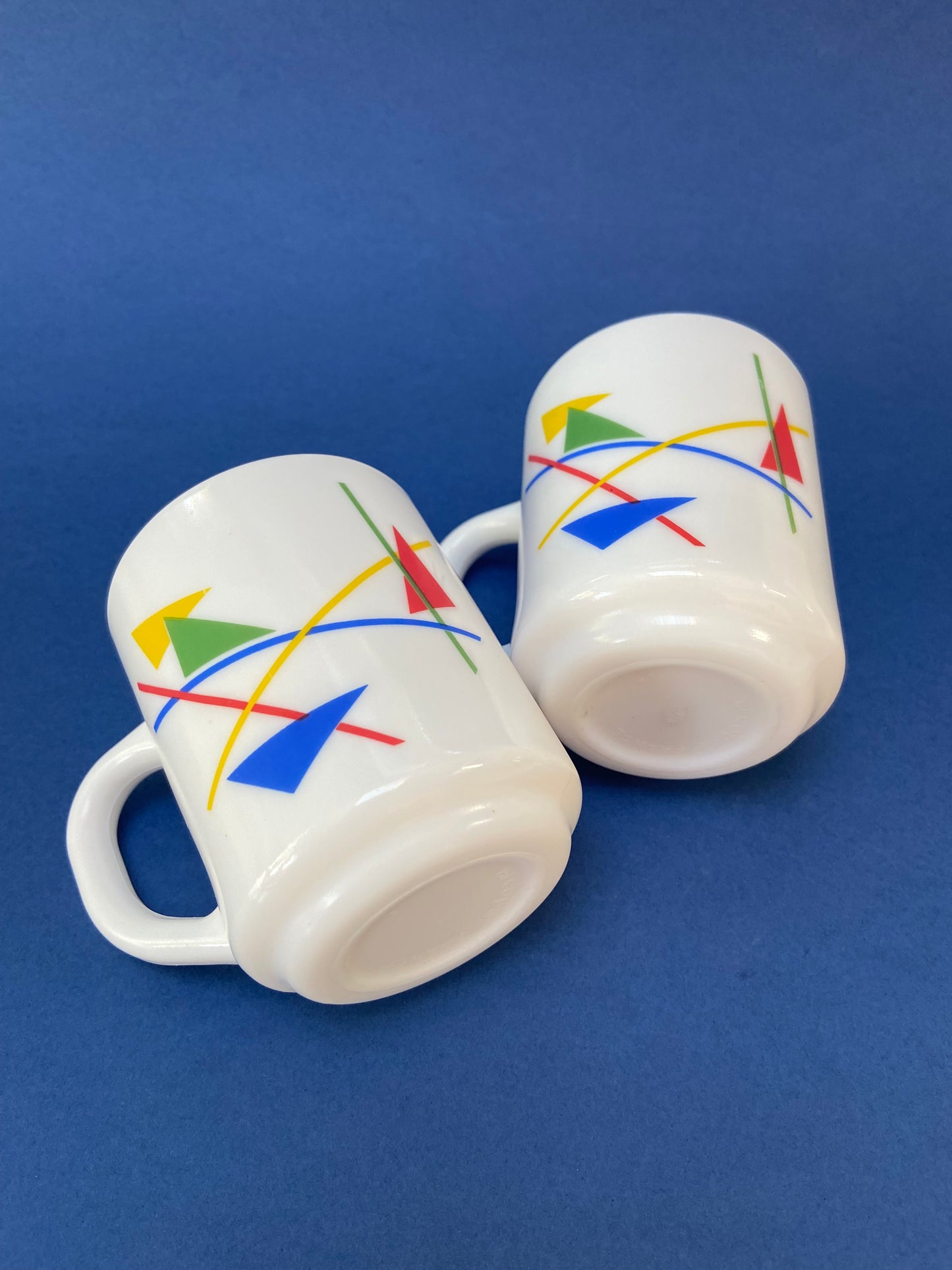 Lot 2 mugs motif Géométrique Couleurs primaires