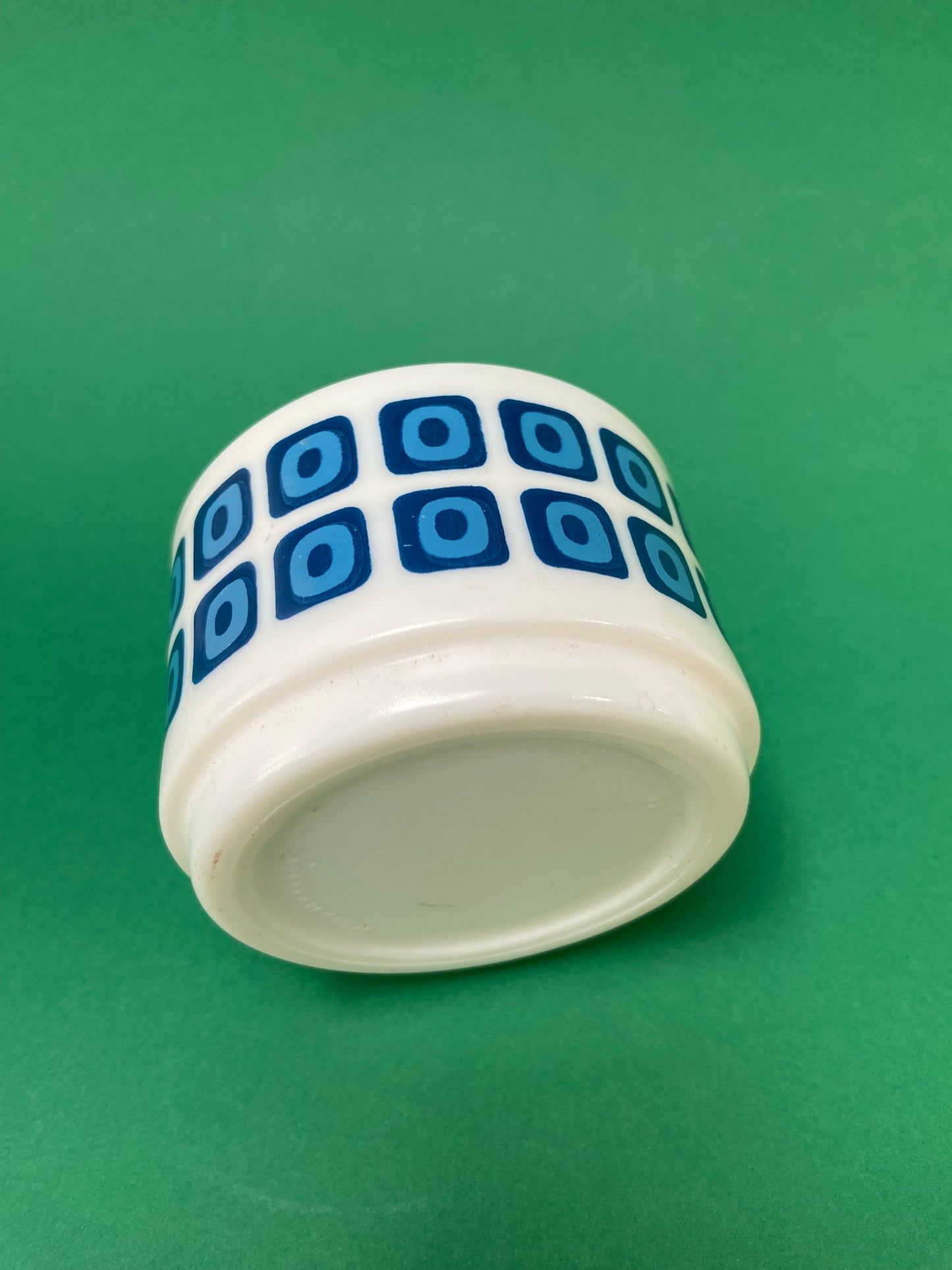 Small Arcopal cup SQUARE pattern