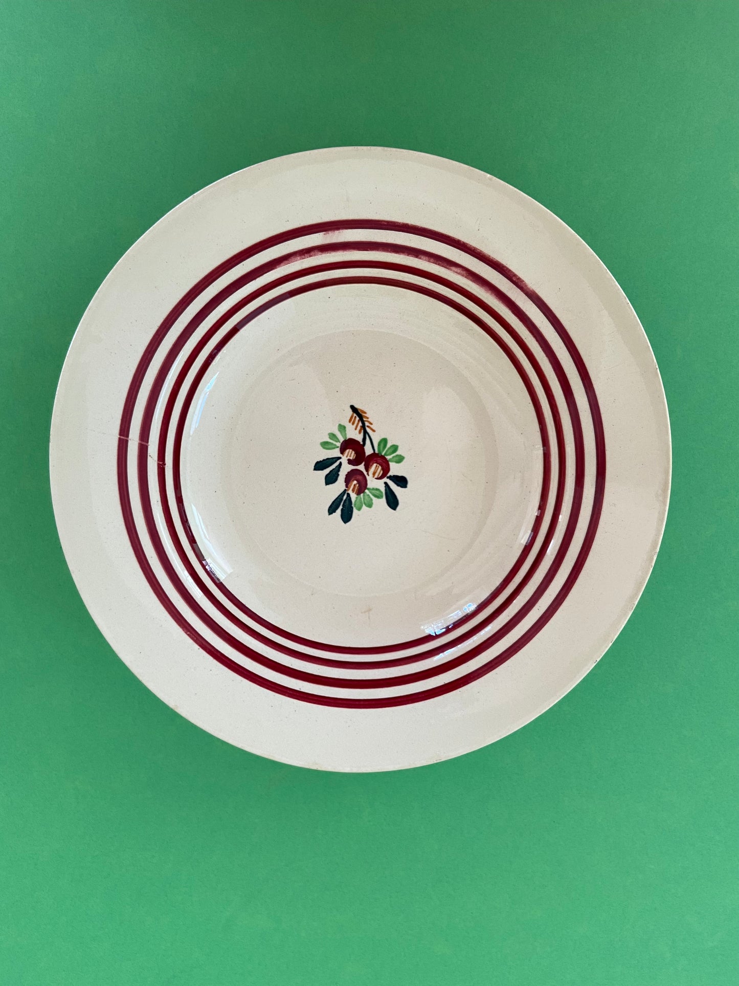 GIEN deep plate with burgundy lines and small fruits