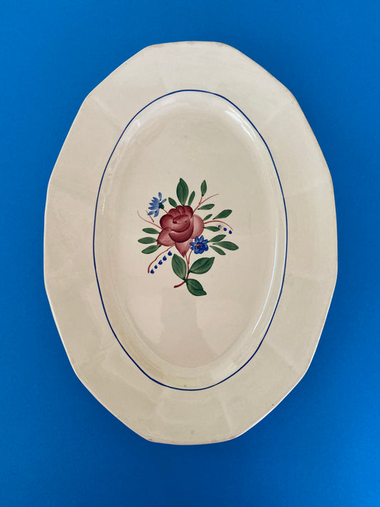 Plat ovale SARREGUEMINES rose motif fleurs