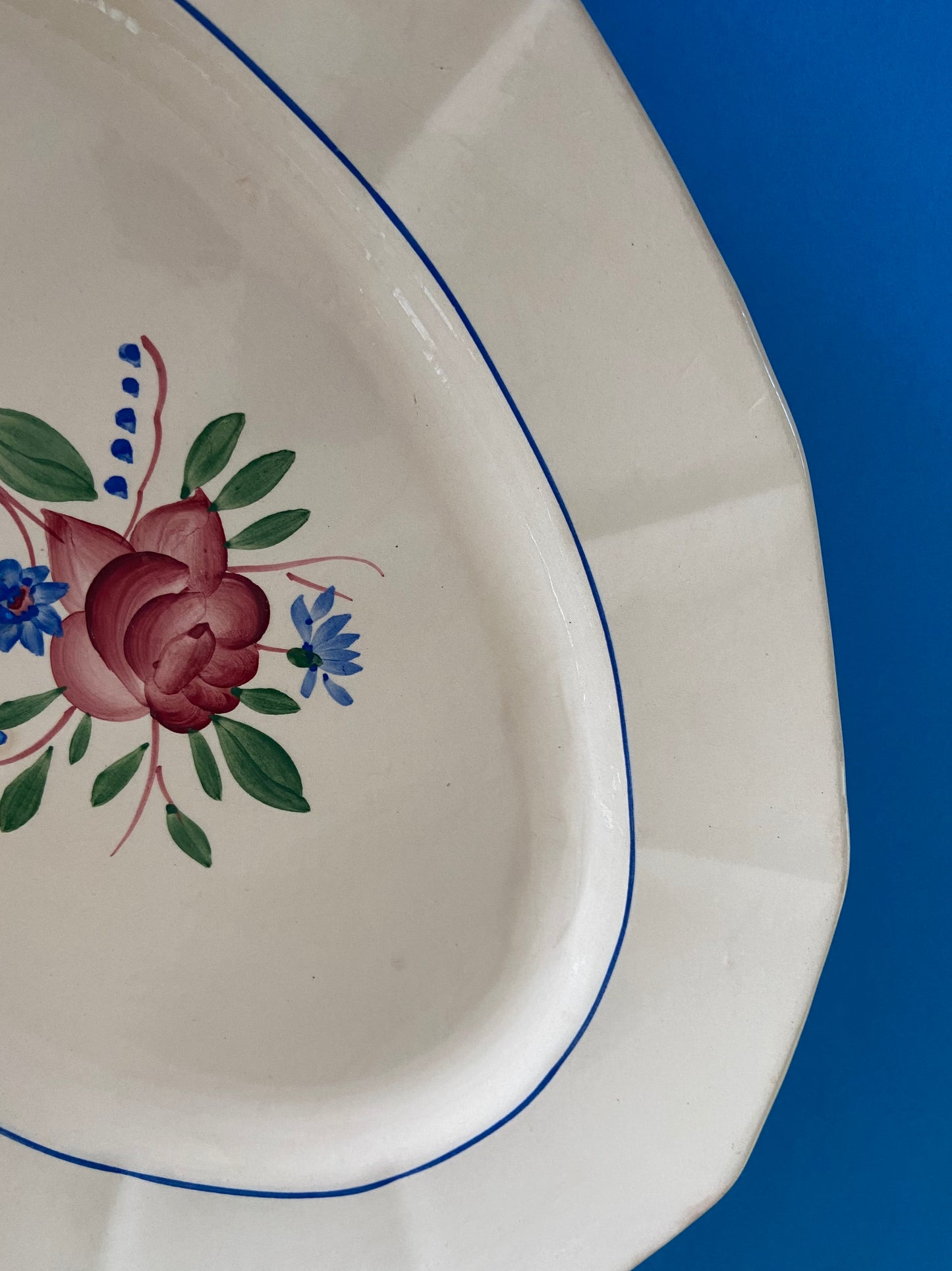 SARREGUEMINES pink oval dish with flower pattern