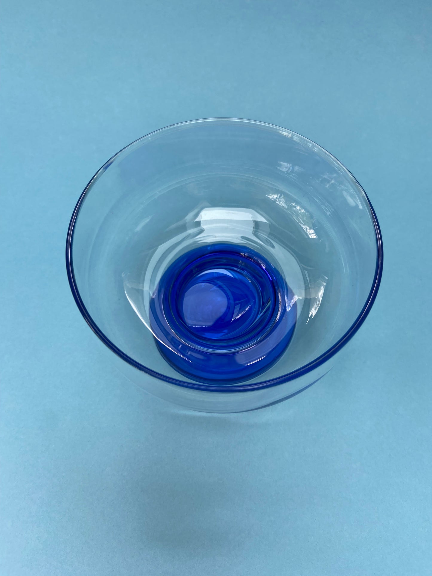 Ice cream / dessert glass cup with blue foot