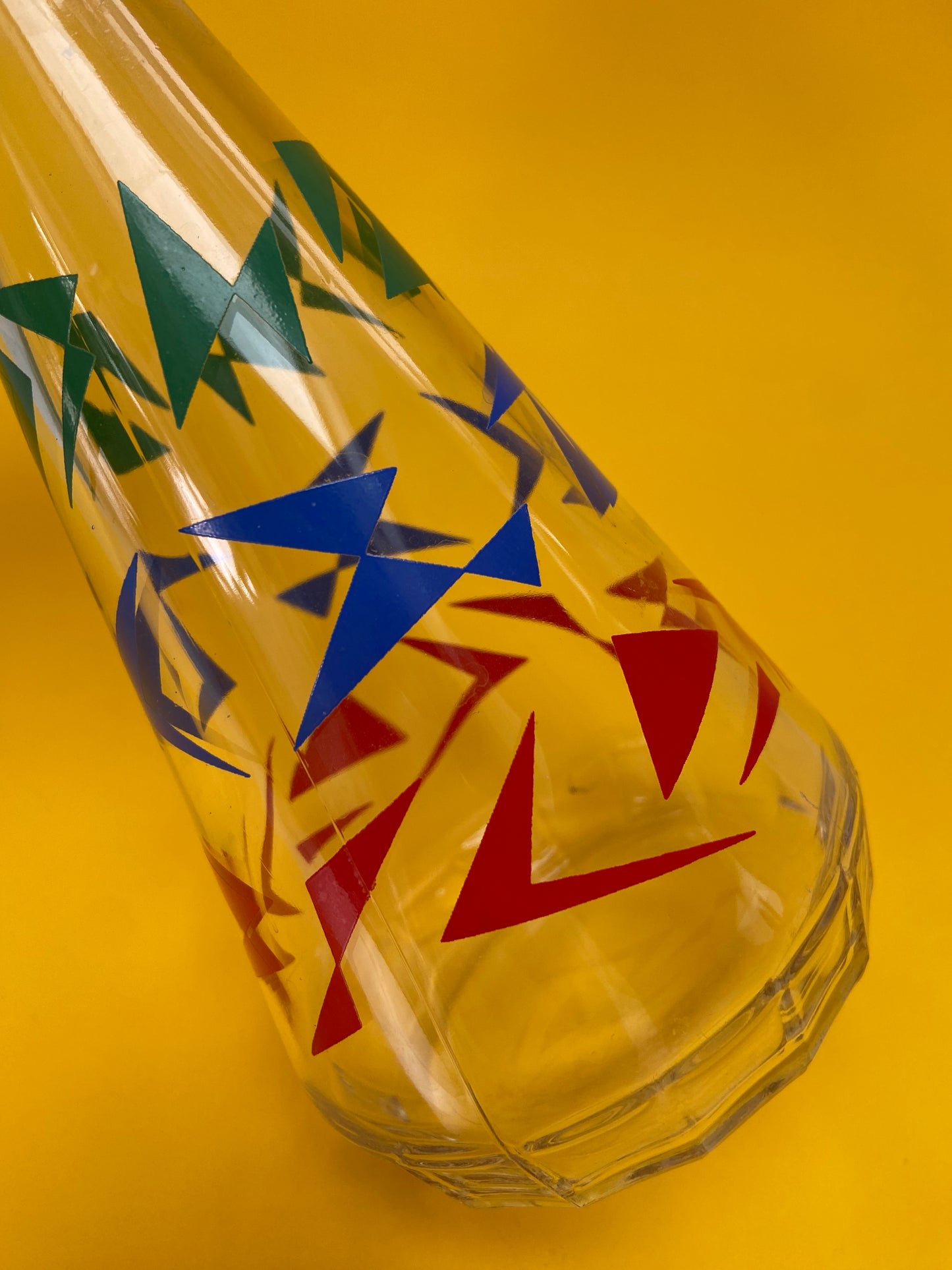 Liqueur carafe with GREEN/RED/BLUE patterns