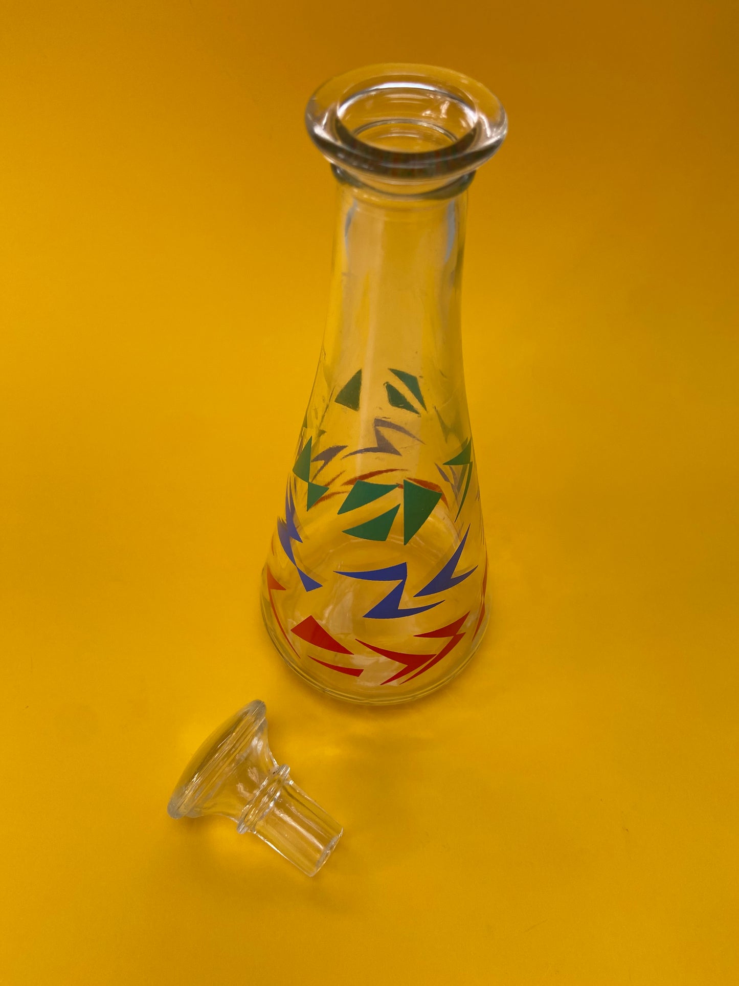 Liqueur carafe with GREEN/RED/BLUE patterns