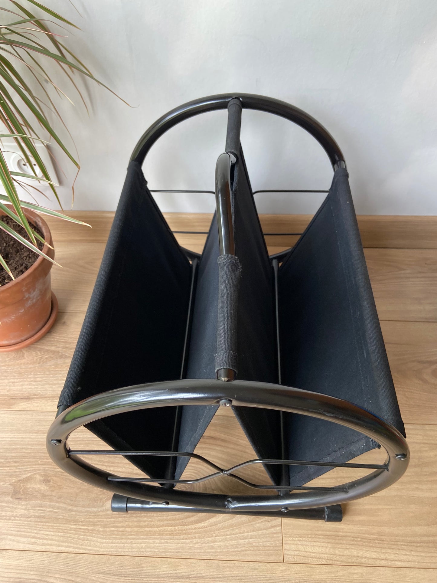 Vintage 70s magazine rack in metal and BLACK fabric