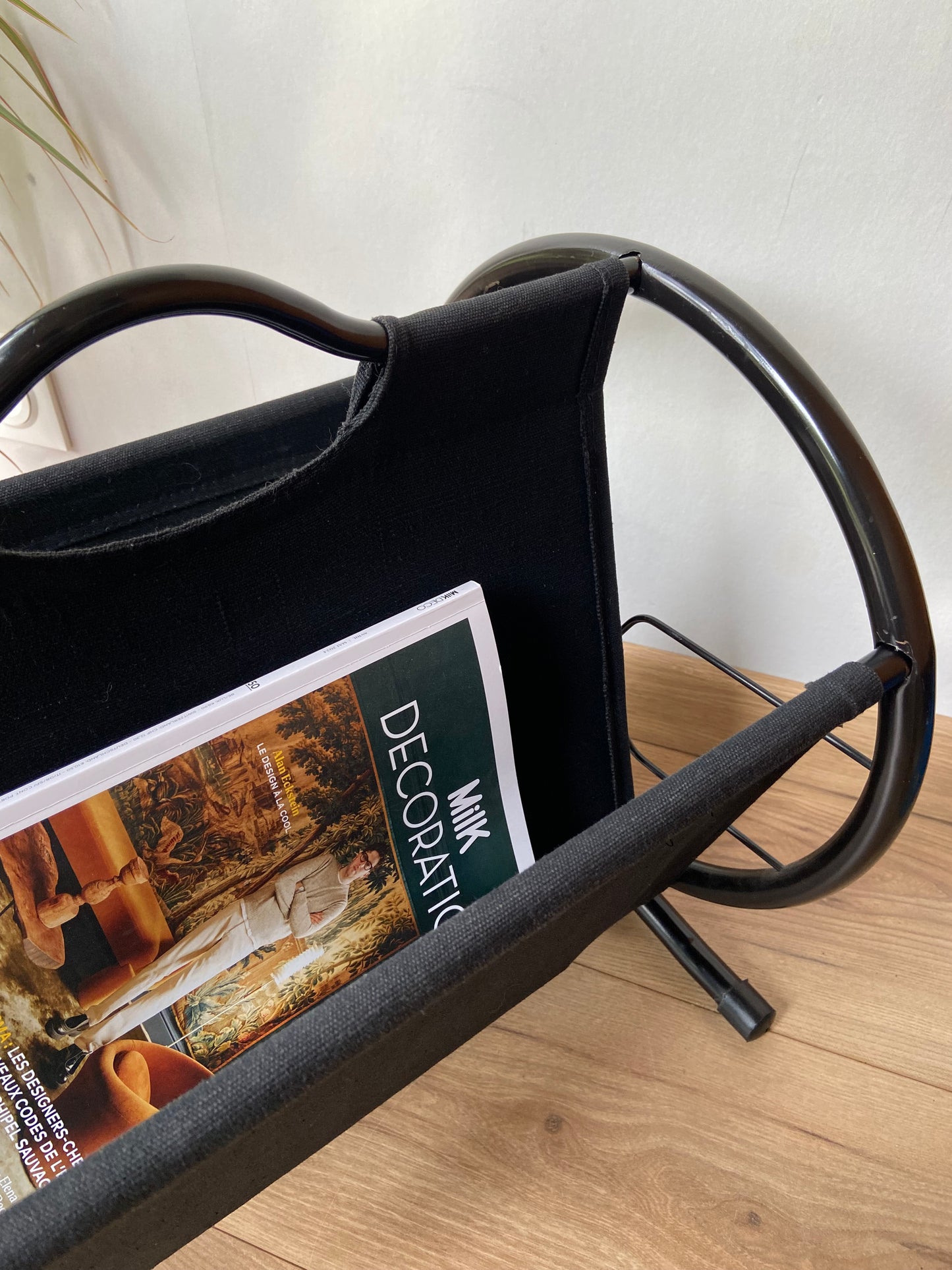 Vintage 70s magazine rack in metal and BLACK fabric