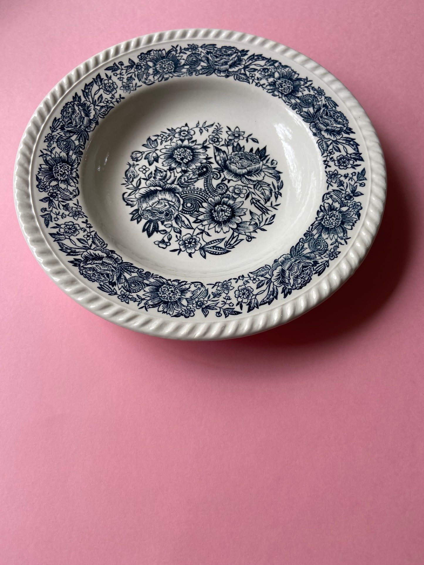 Assiette creuse ancienne motif floral