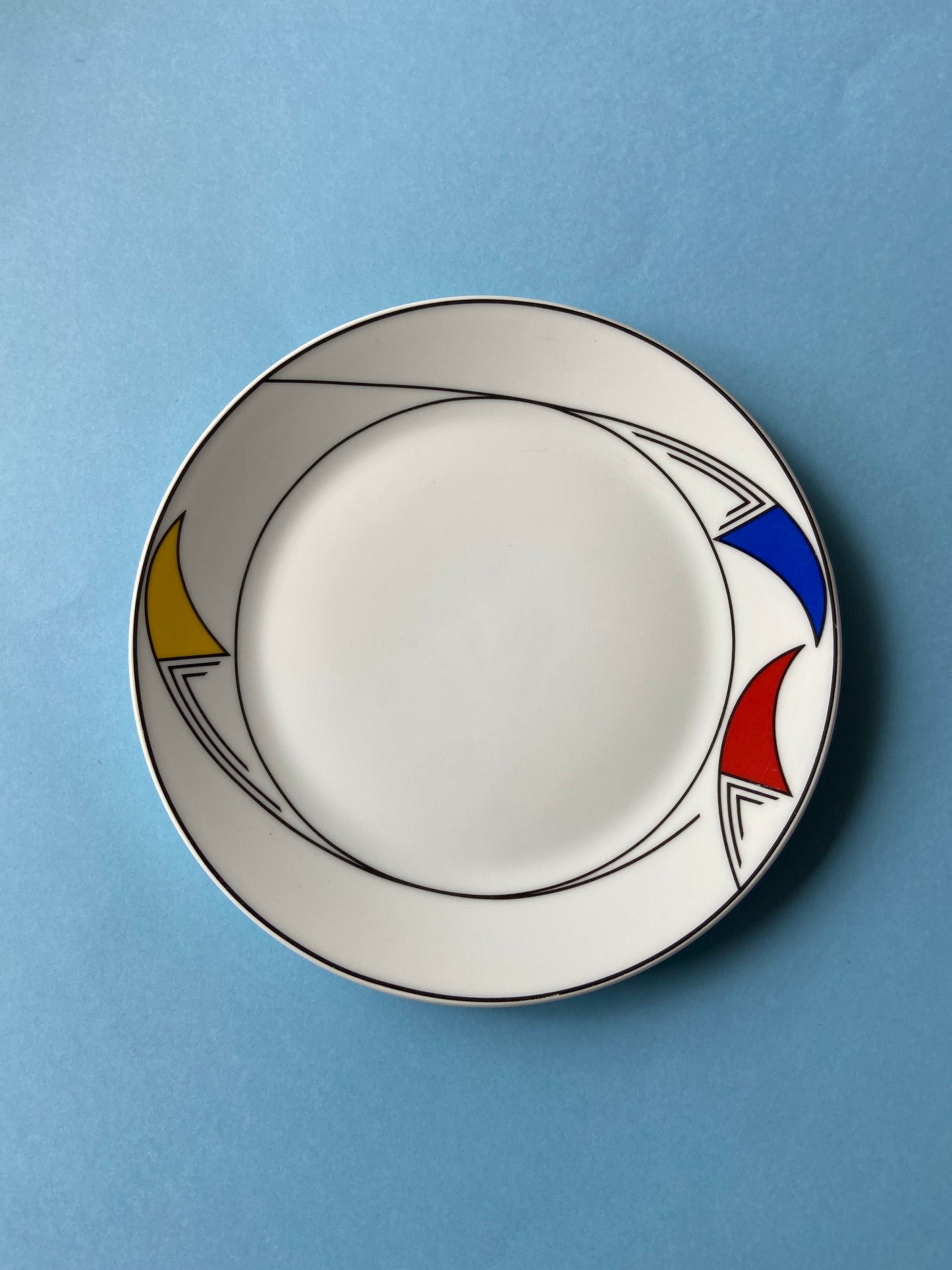 Porcelain dessert plate Primary colors