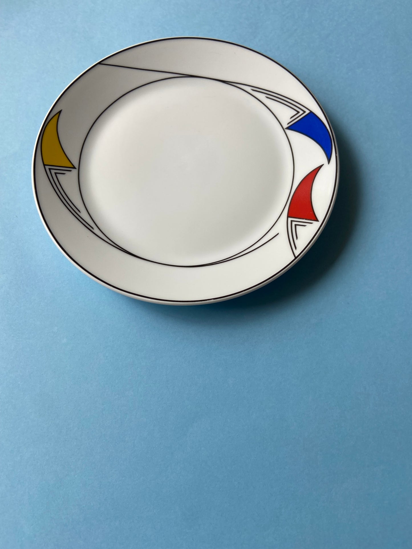 Porcelain dessert plate Primary colors