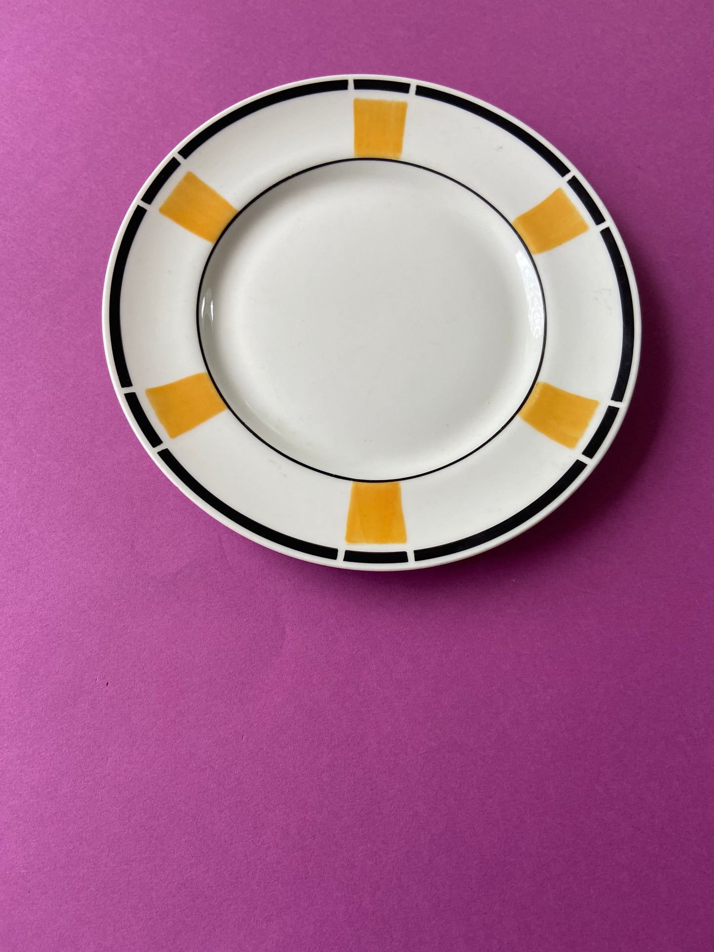 Assiette à dessert motif JAUNE/NOIR