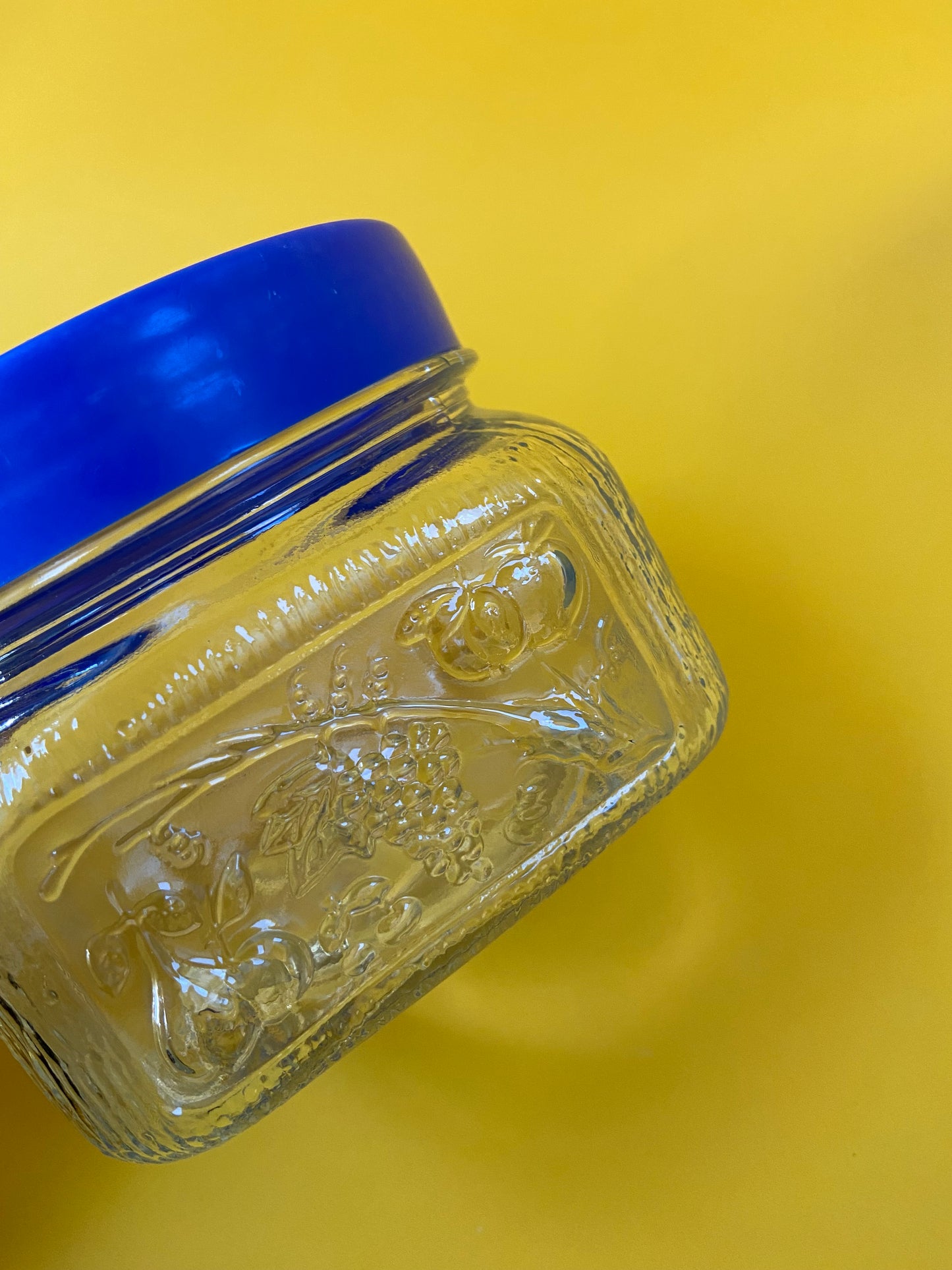 Small vintage Italy conservation jar with BLUE cap